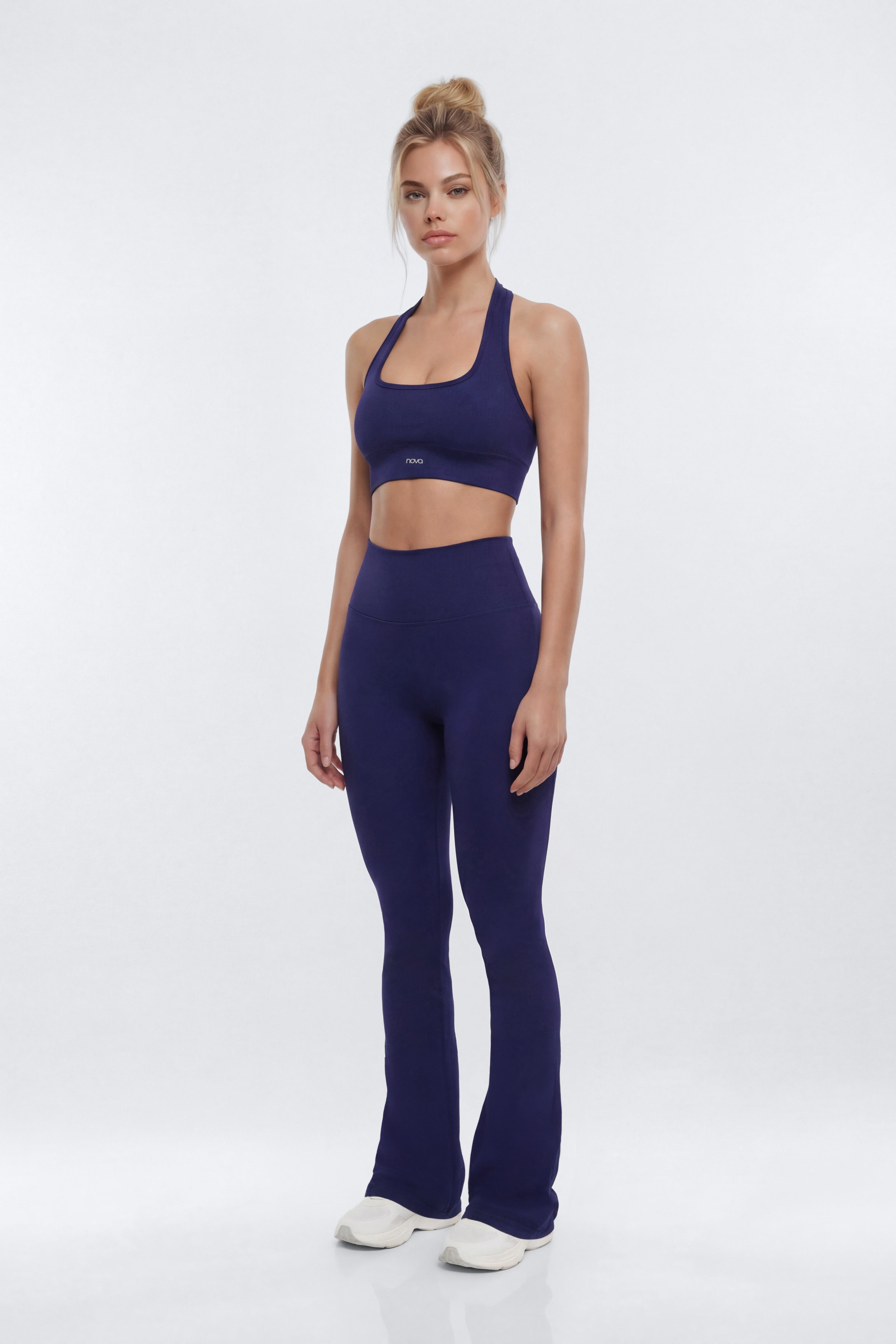 SeamlessLift™ Halter Sports Bra - Navy