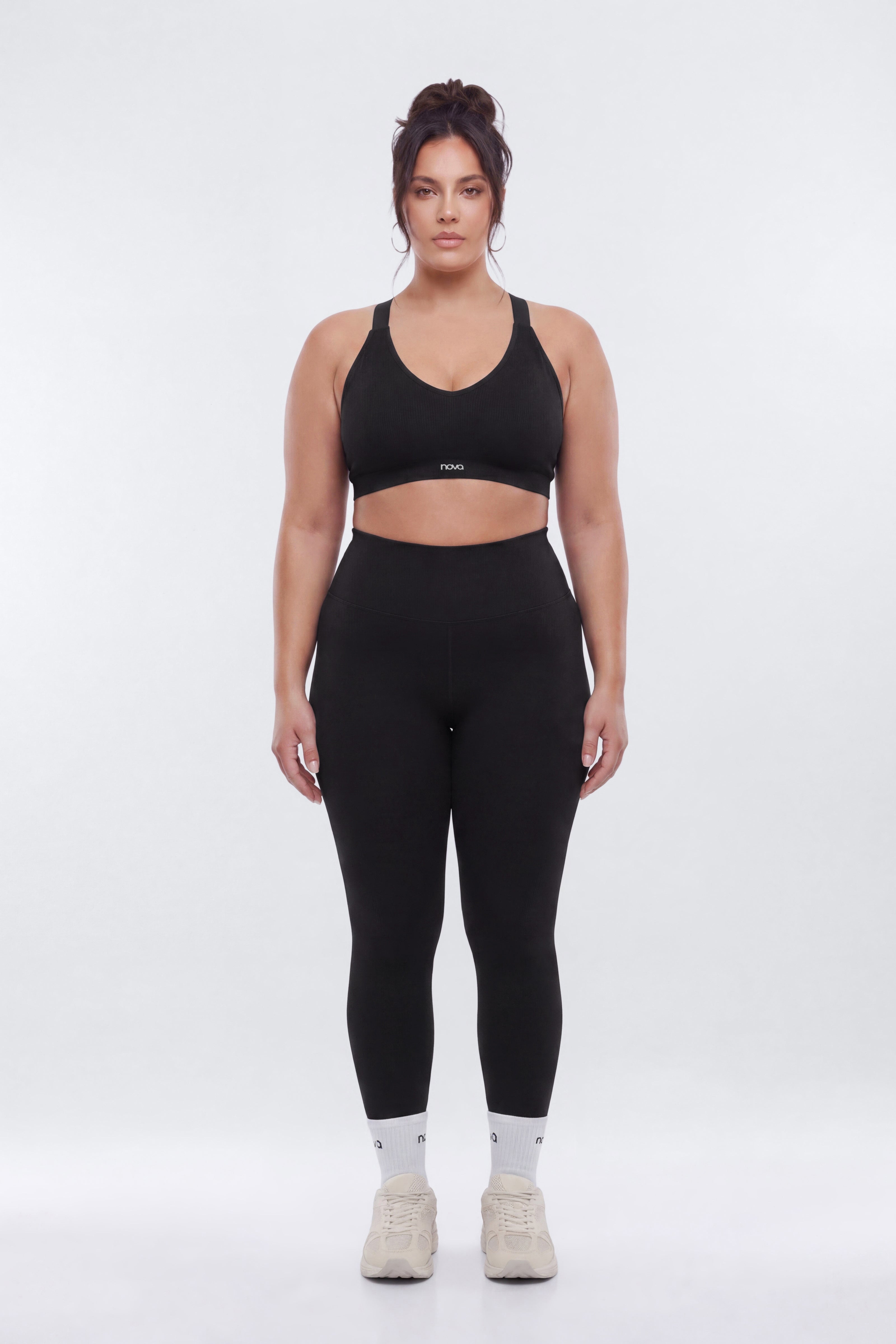 SeamlessLift™ V Neck Sports Bra - Black