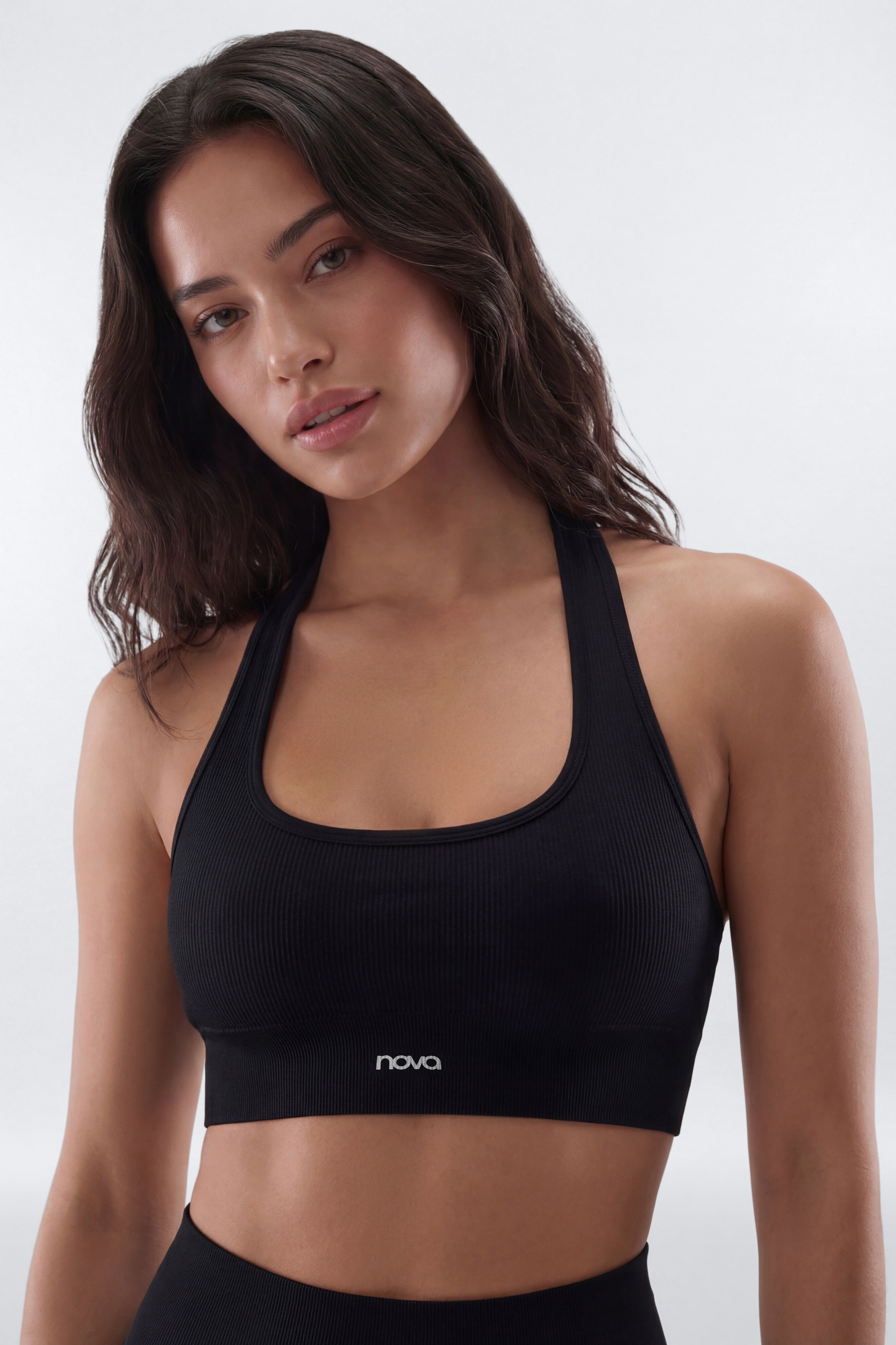 SeamlessLift™ Halter Sports Bra - Black