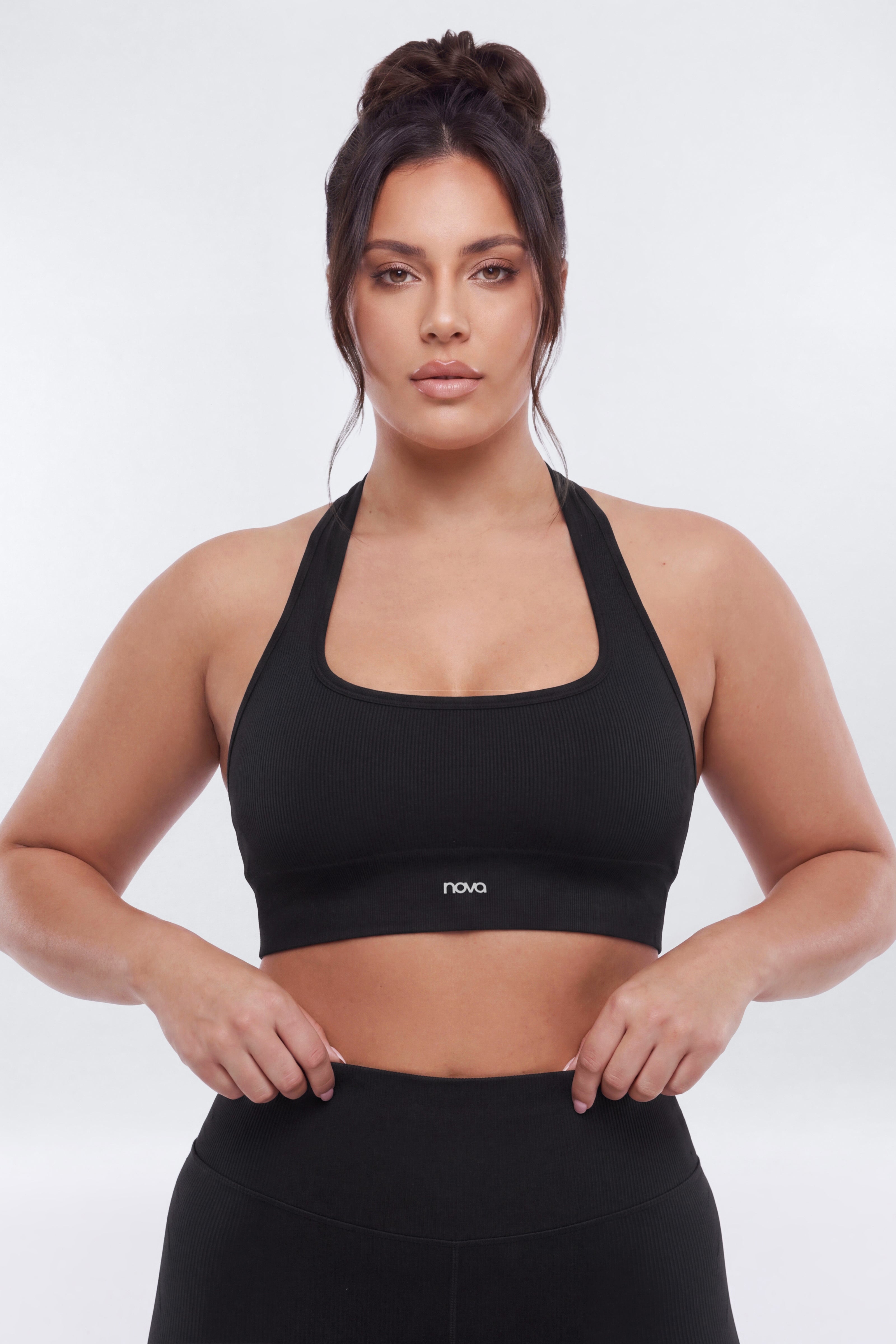 SeamlessLift™ Halter Sports Bra - Black