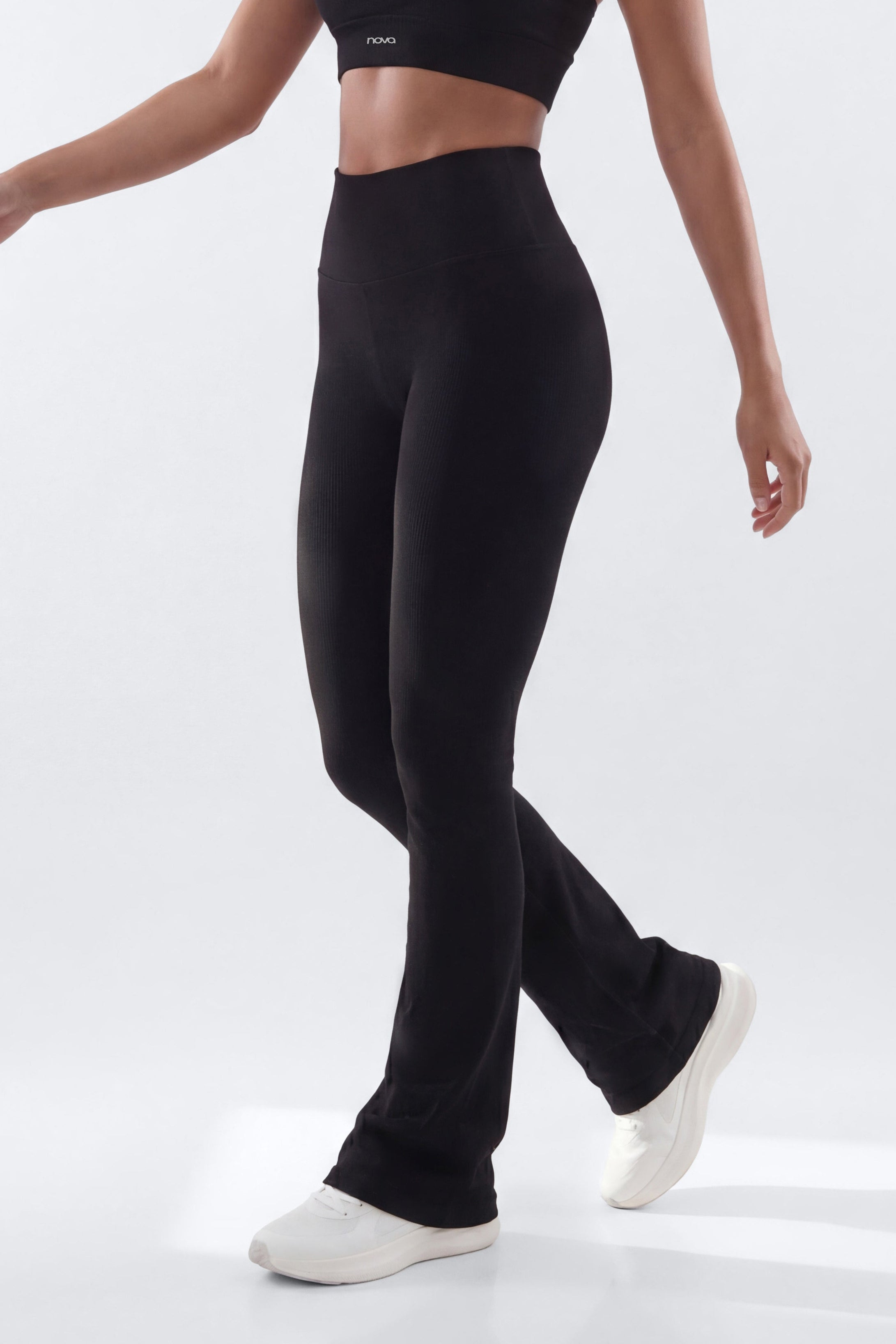 SeamlessLift™ 32″ High Rise Flare Legging - Black