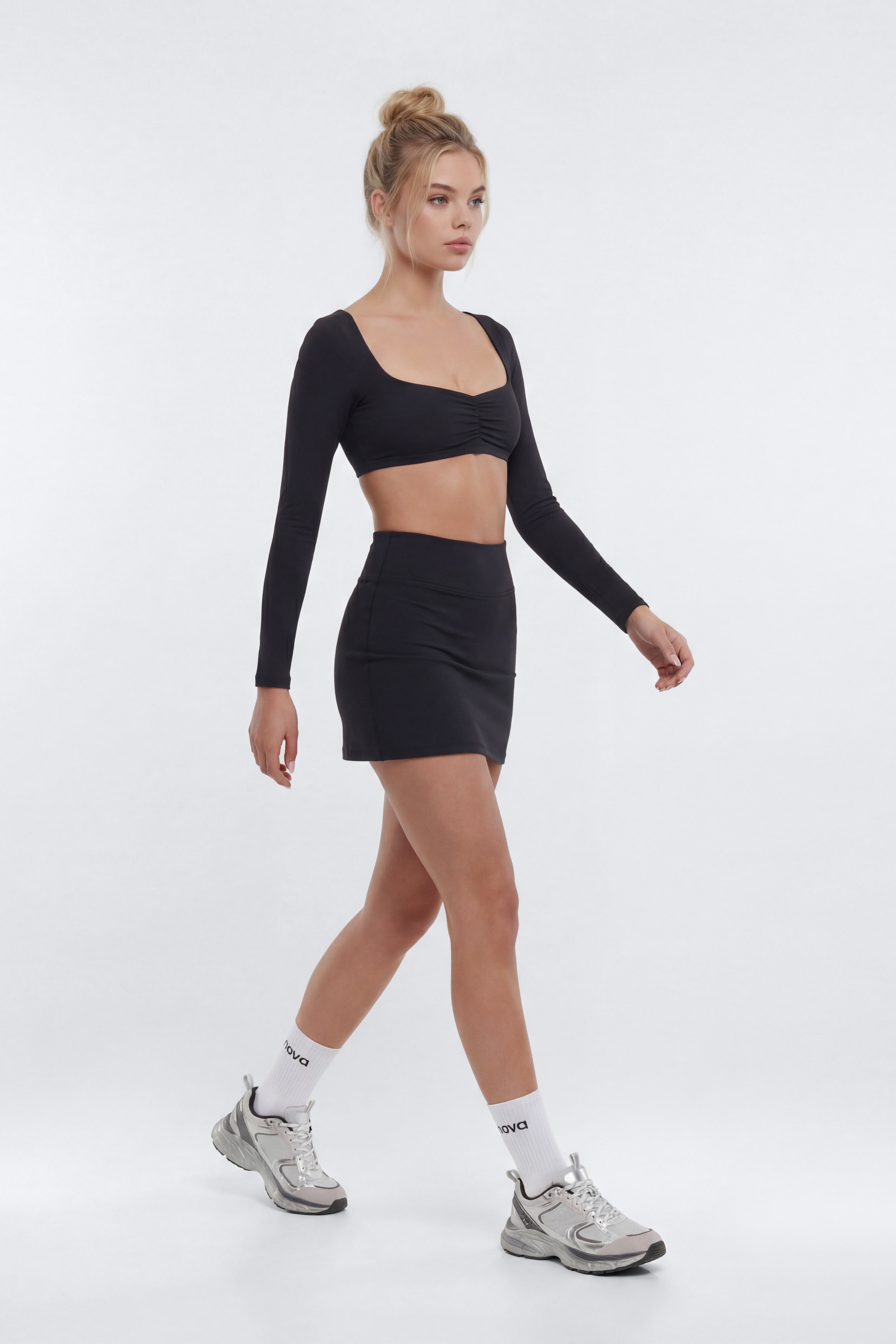 ButterSoft Long Sleeve Super Crop Sports Top - Black