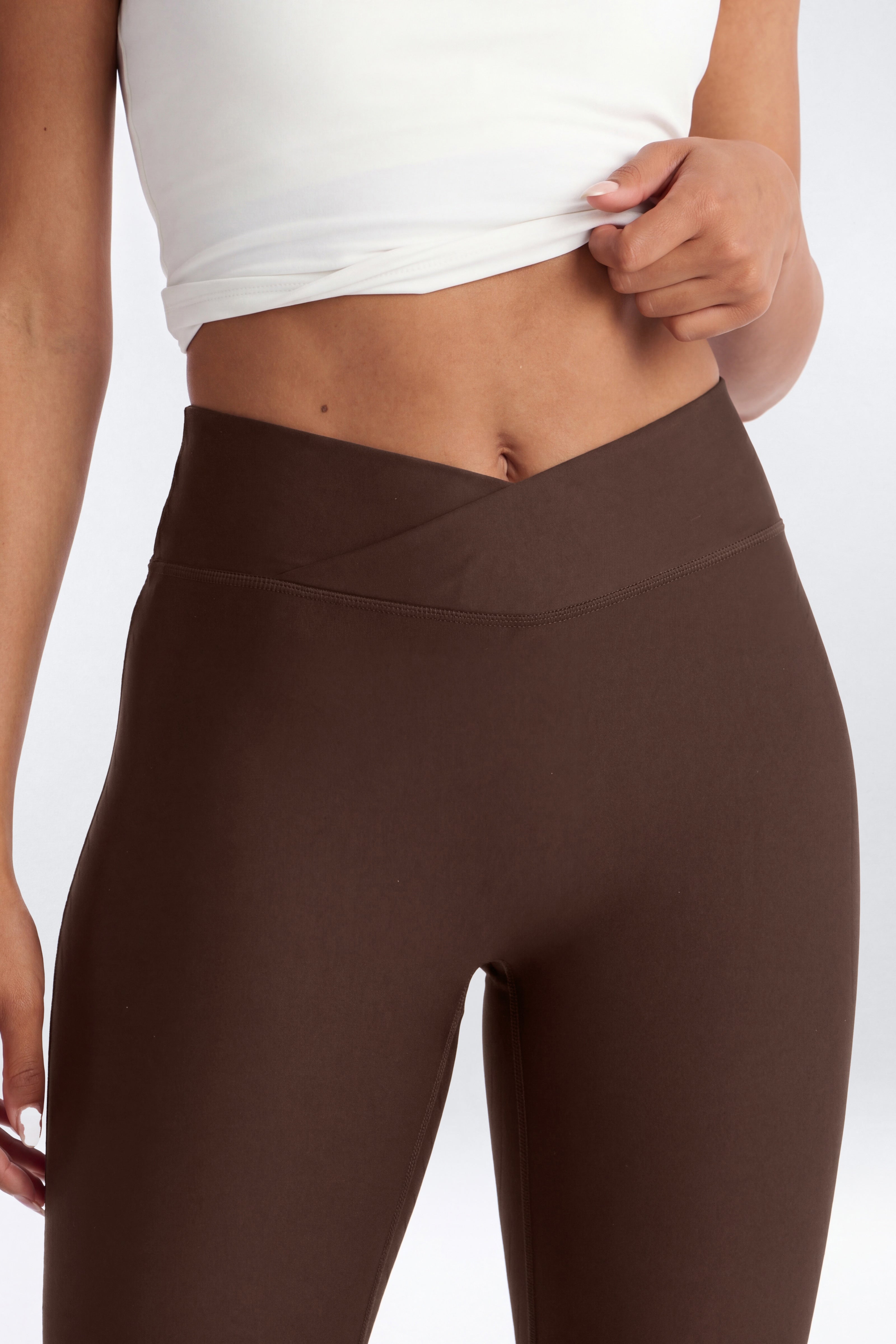 AirSculpt™ 32″ Cross Front Mid Rise Flare Legging - Brown