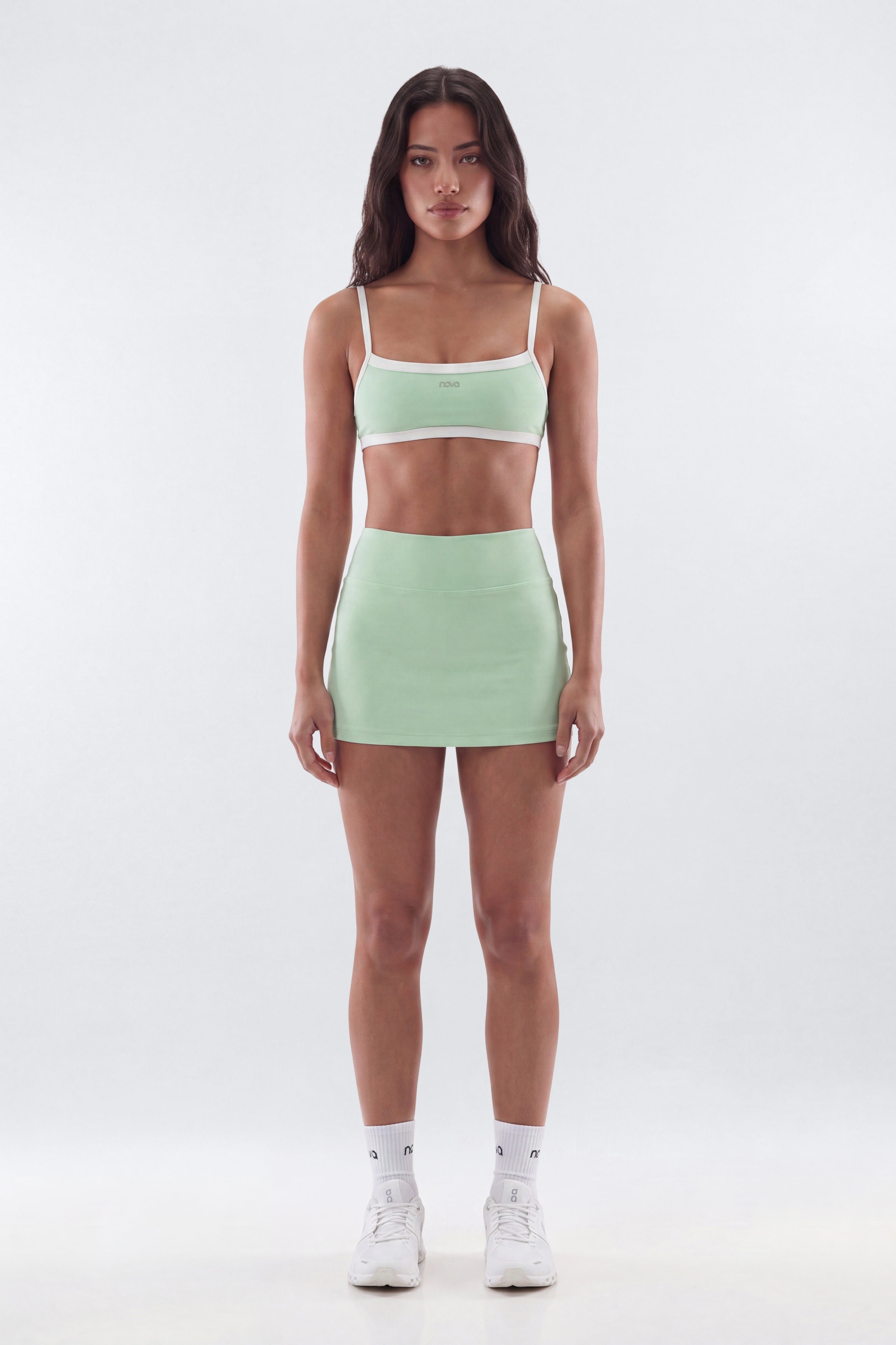 AirSculpt™ Contrast Strap Sports Bra - Cool Mint
