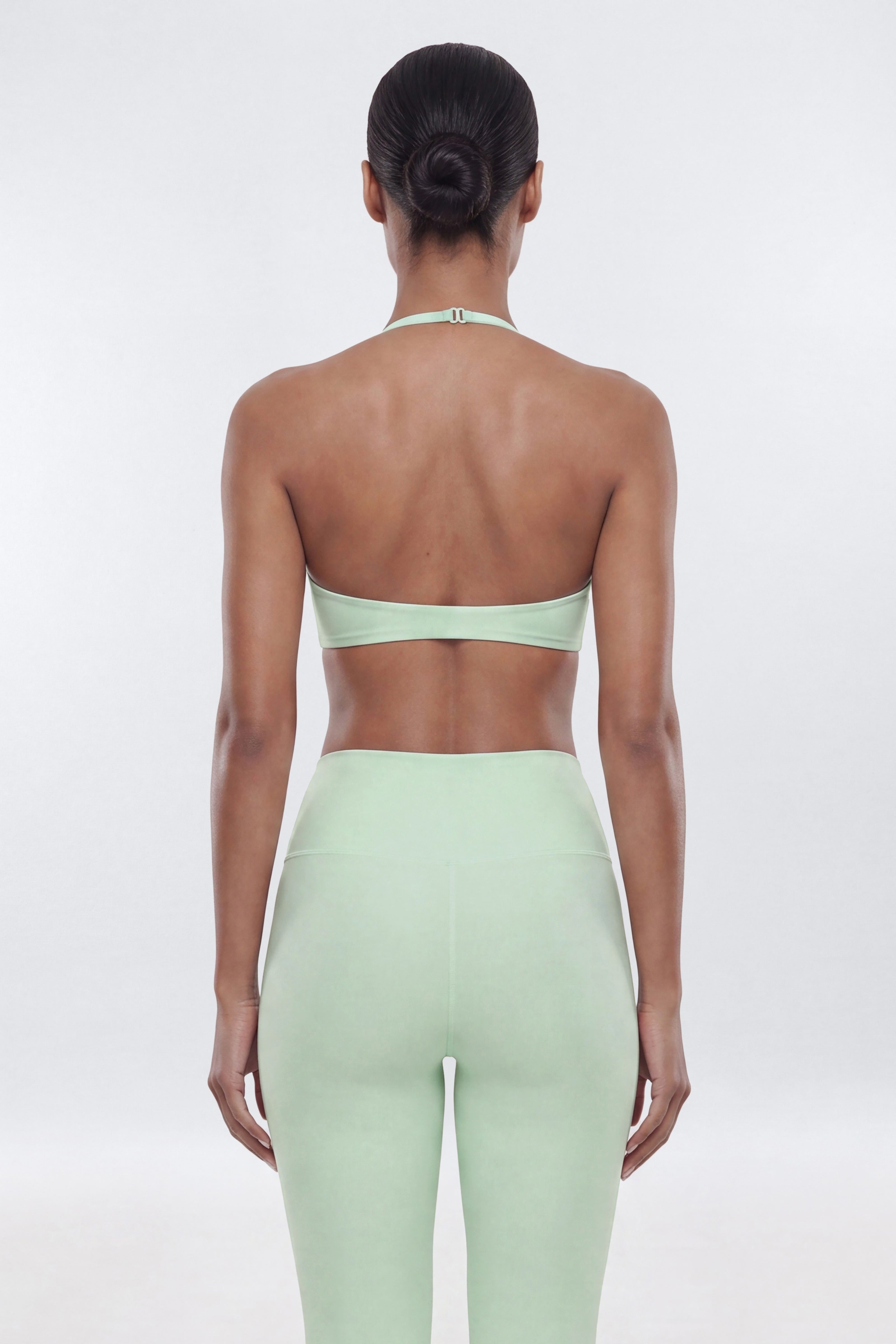 AirSculpt™ Scoop Halter Sports Bra - Cool Mint