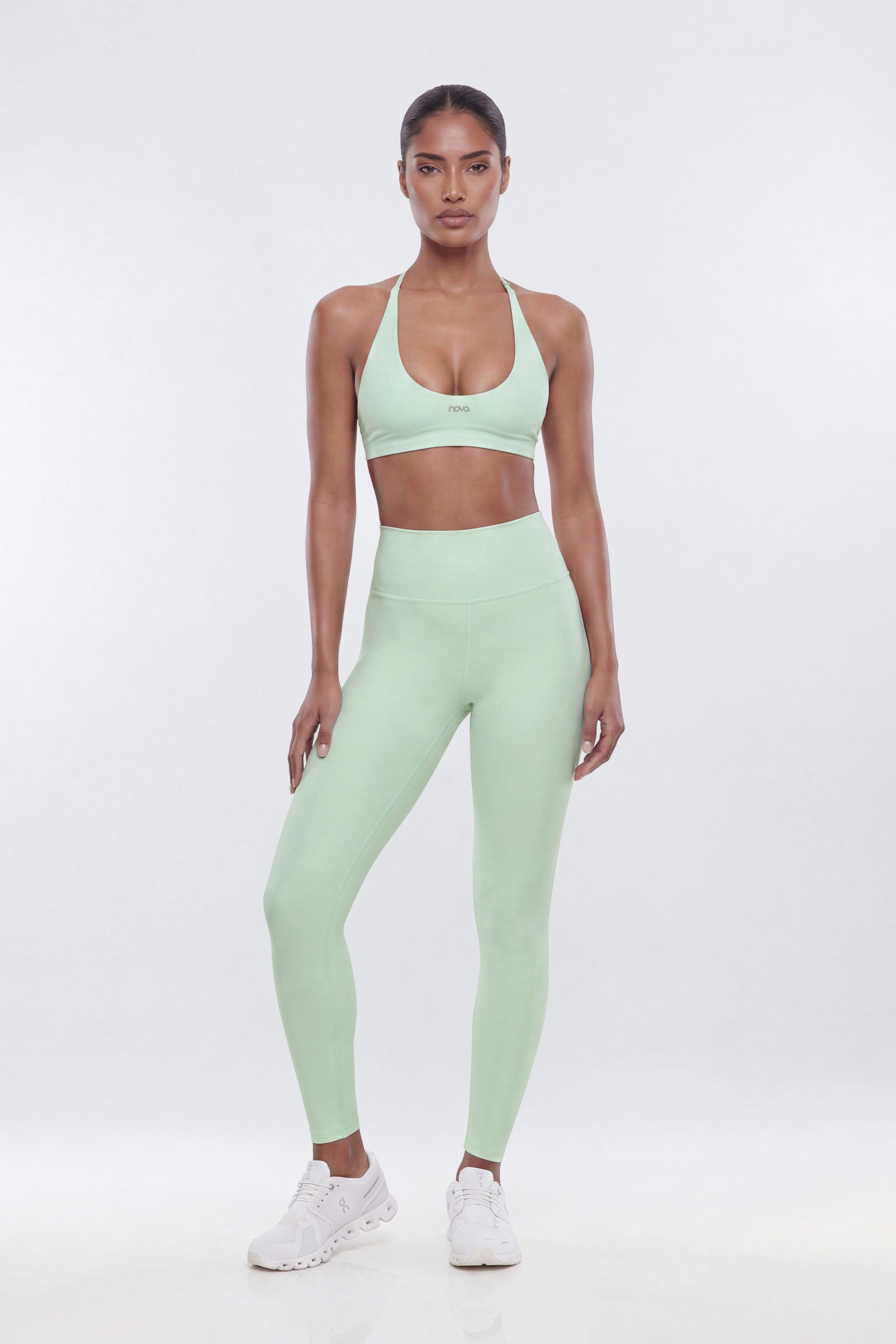 AirSculpt™ Scoop Halter Sports Bra - Cool Mint