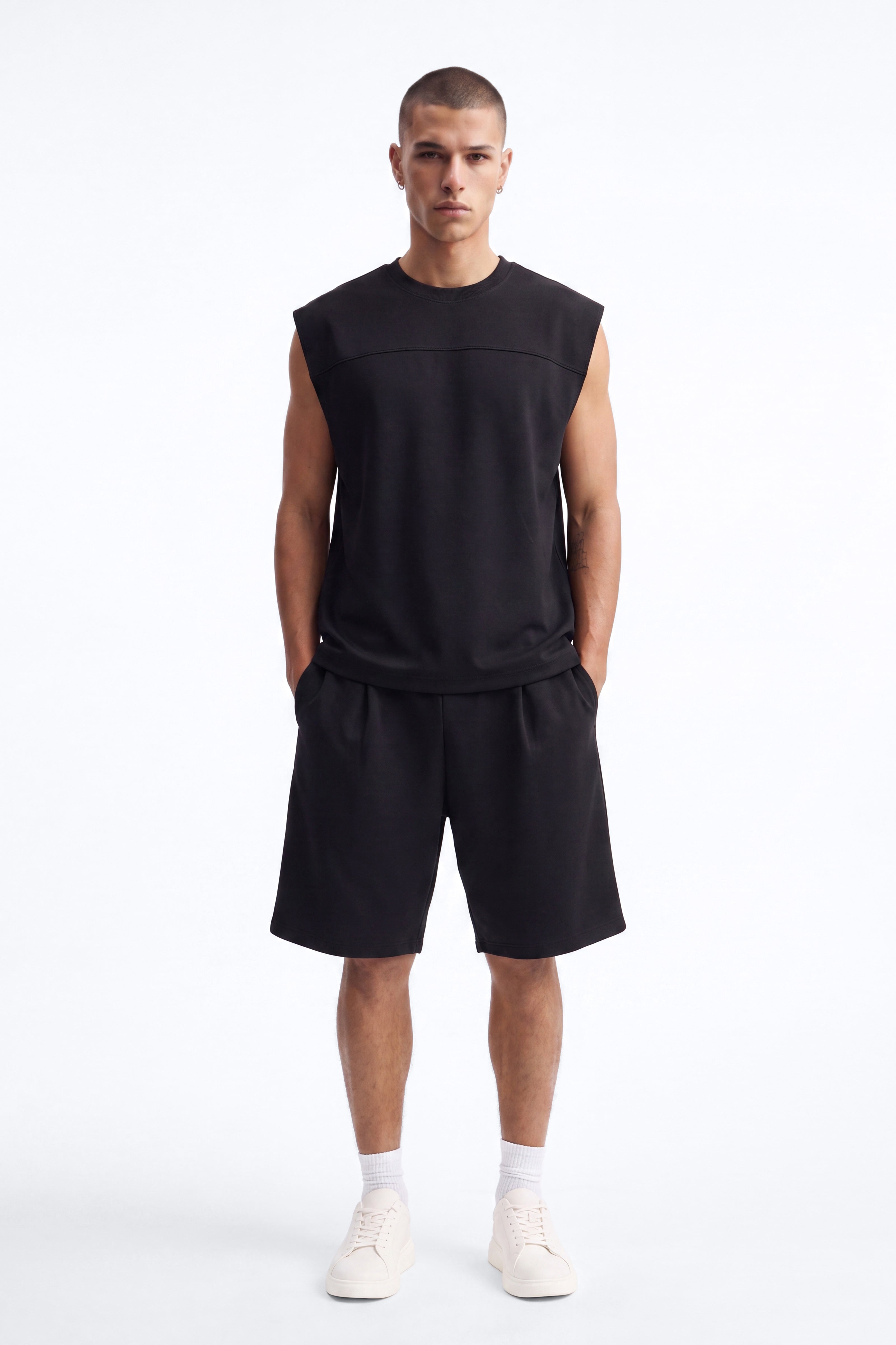 Structured Fleece Pleated Baggy Short - Black