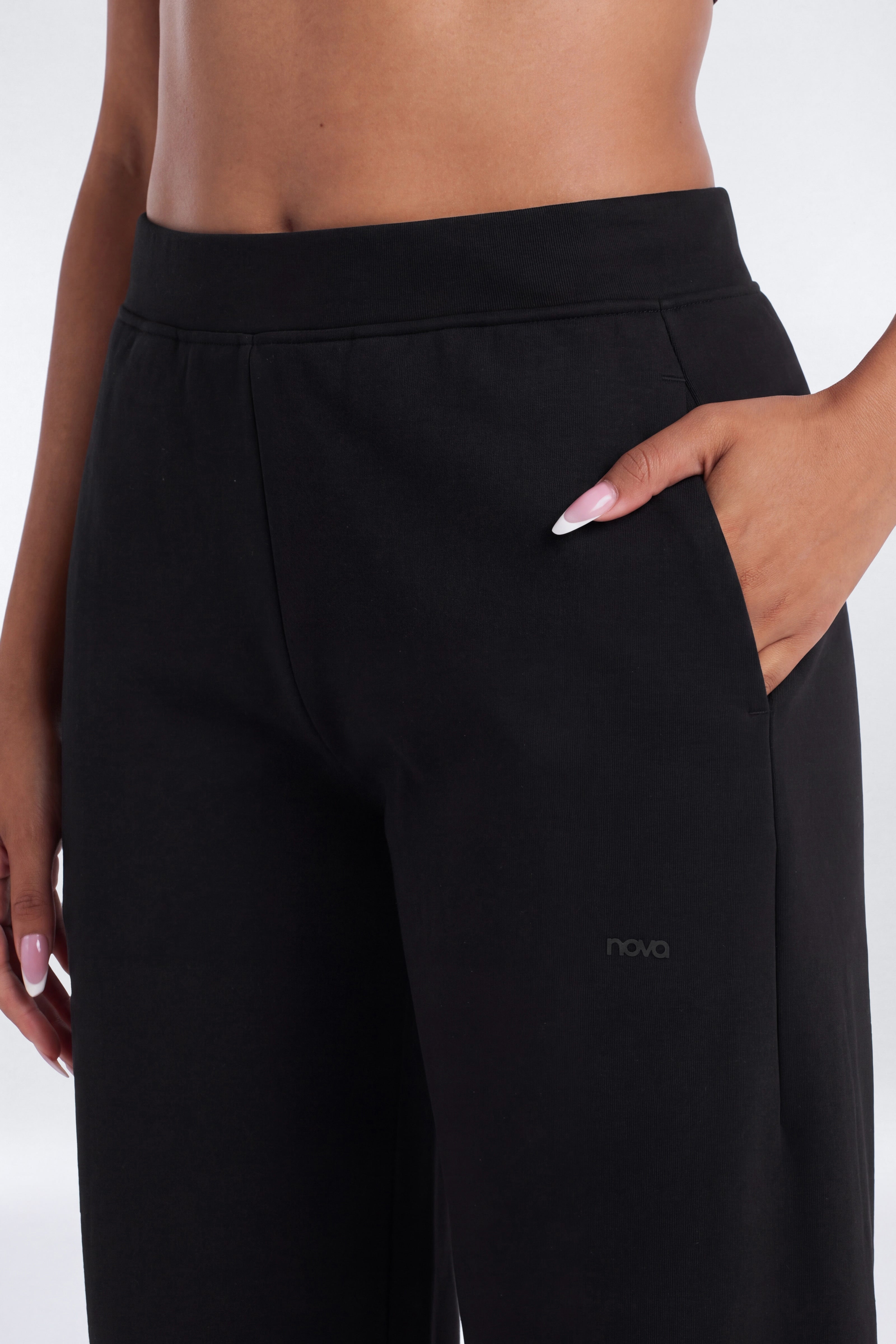 Technical Knit 32″ Straight Leg Pant - Black