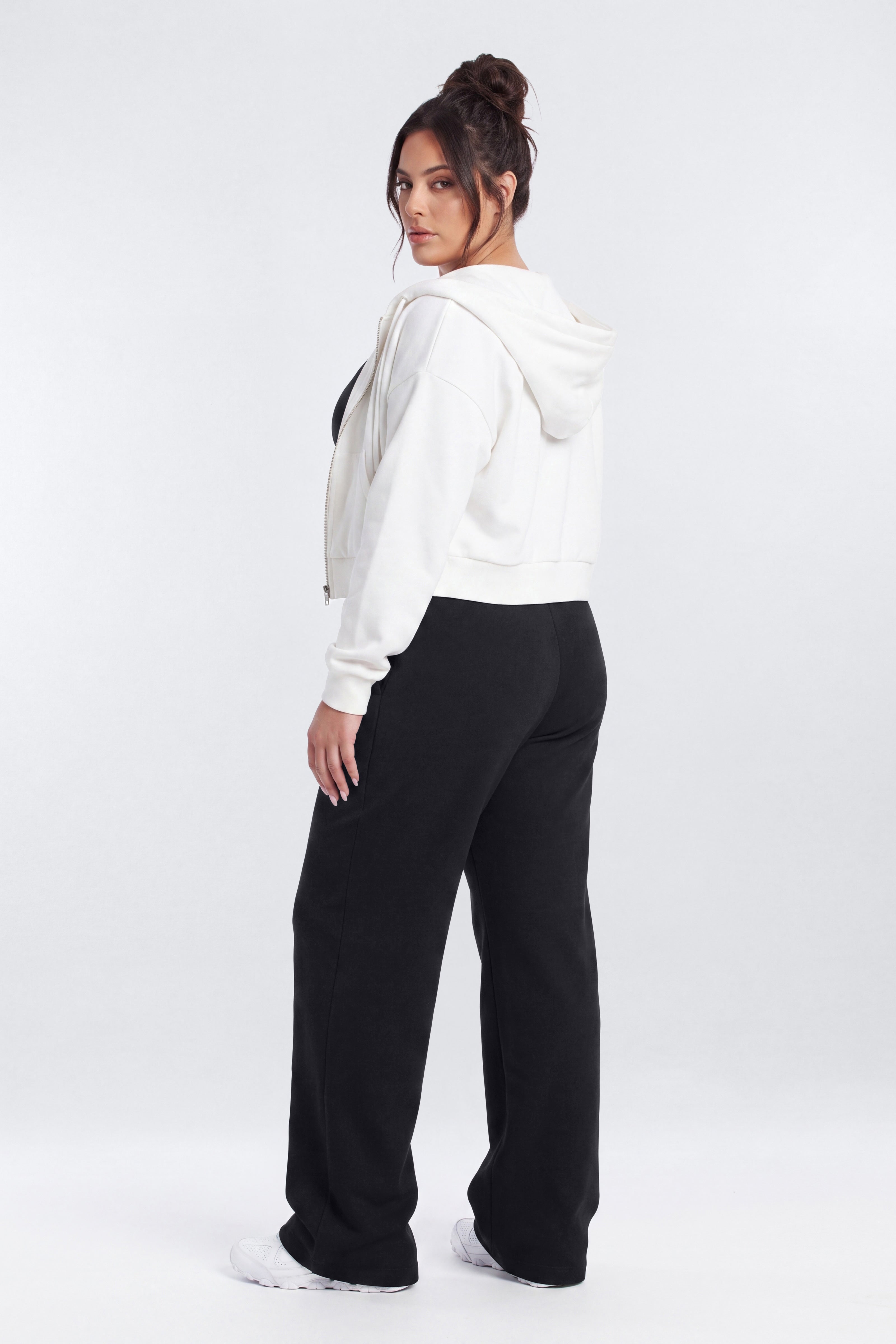 Technical Knit 32″ Straight Leg Pant - Black