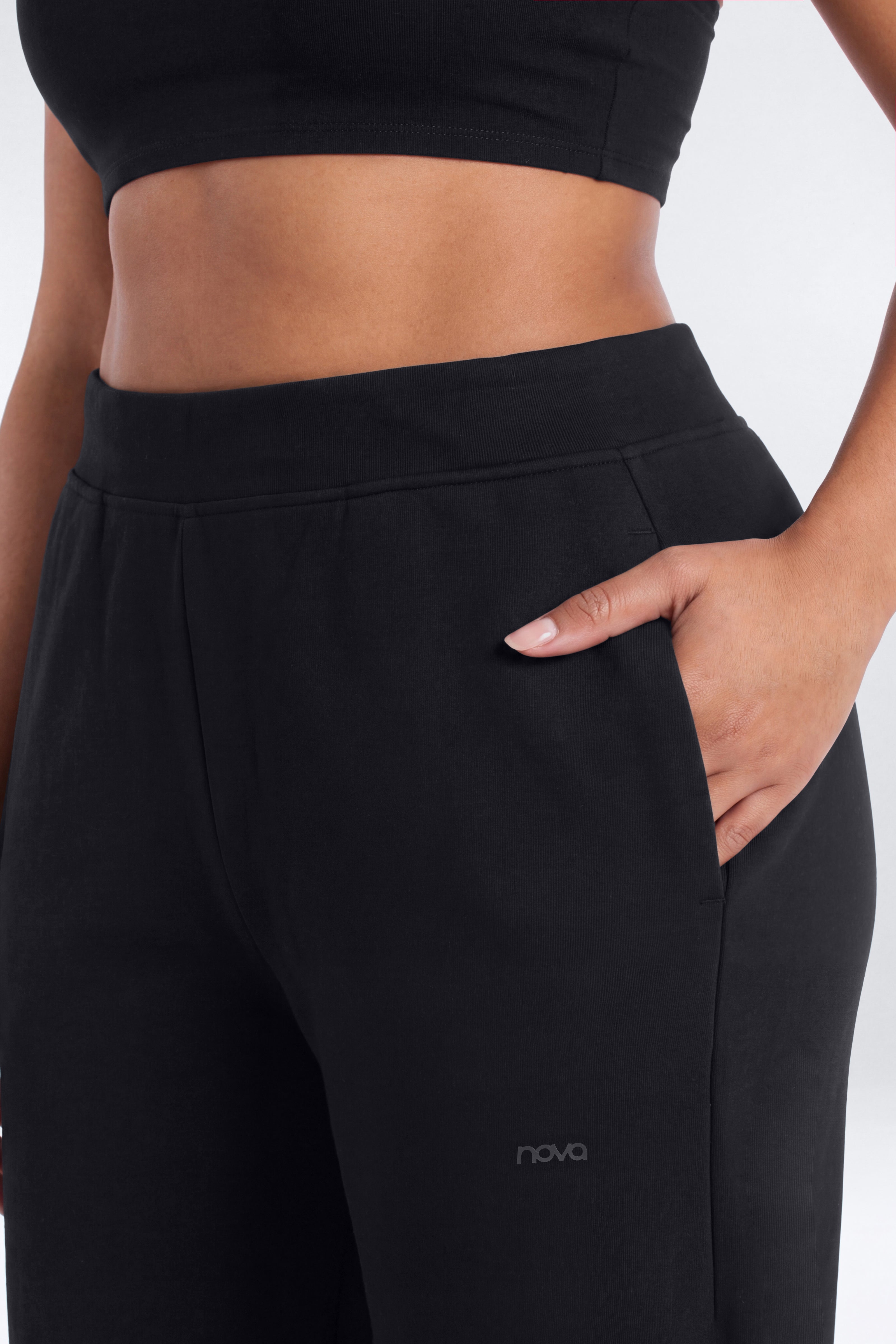Technical Knit 32″ Straight Leg Pant - Black