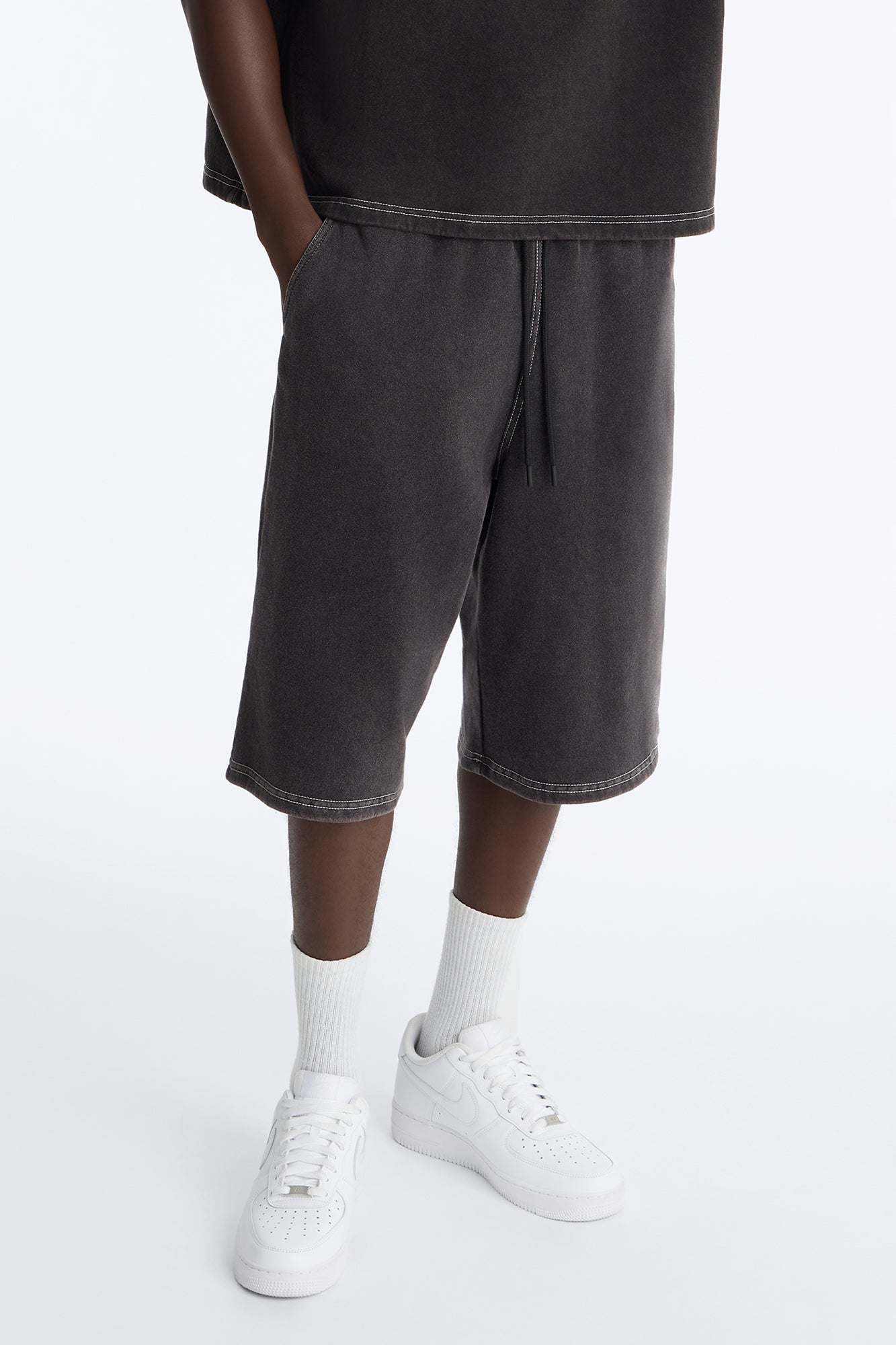 Kai Washed Contrast Stitch Baggy Sweatshort - Black