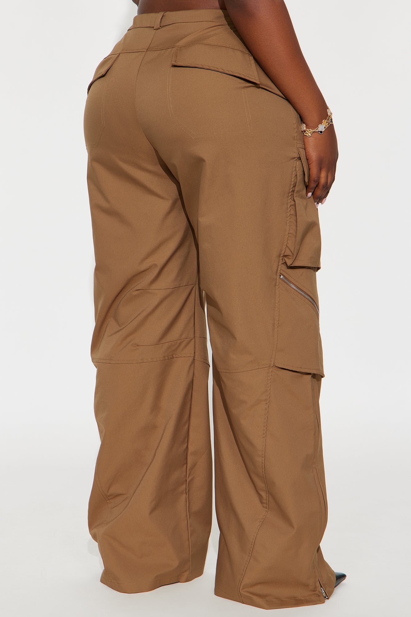 Don't Call Me Windbreaker Wide Leg Cargo Pant 33 - Olive