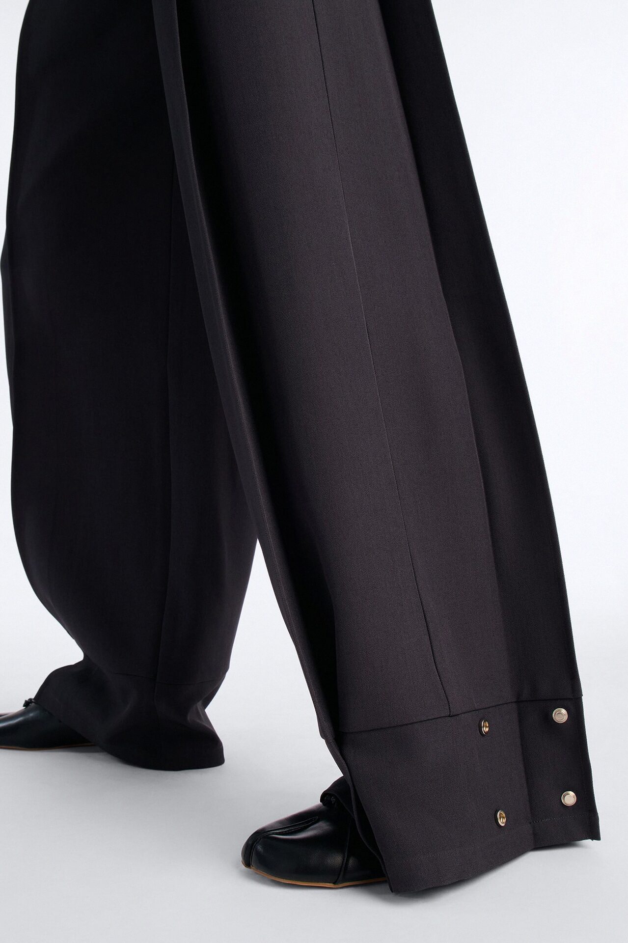 Anya Double Side Pleat Button Hem Trouser 33″ - Charcoal