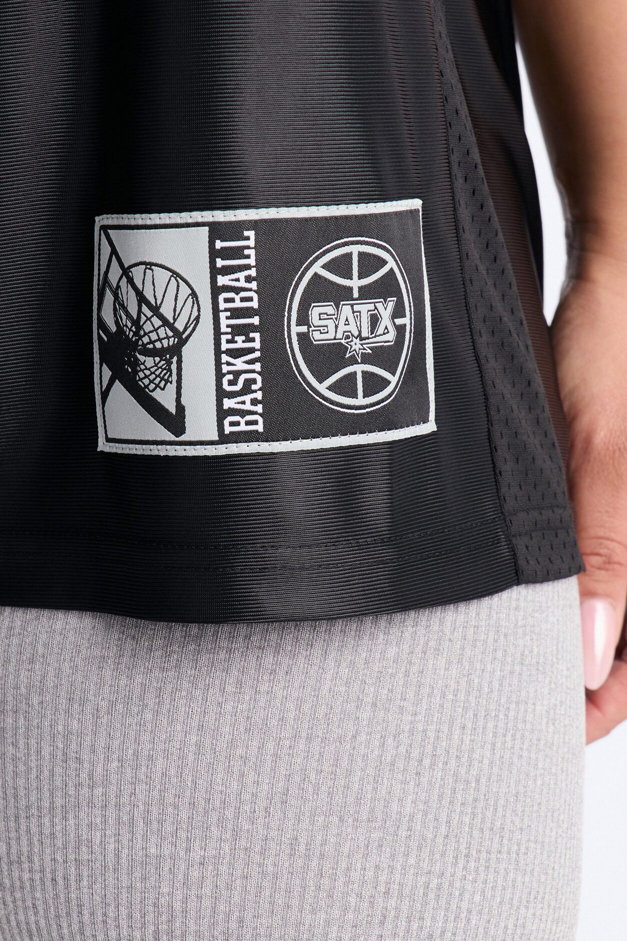 NBA Spurs Oversized Mesh Tee - Black