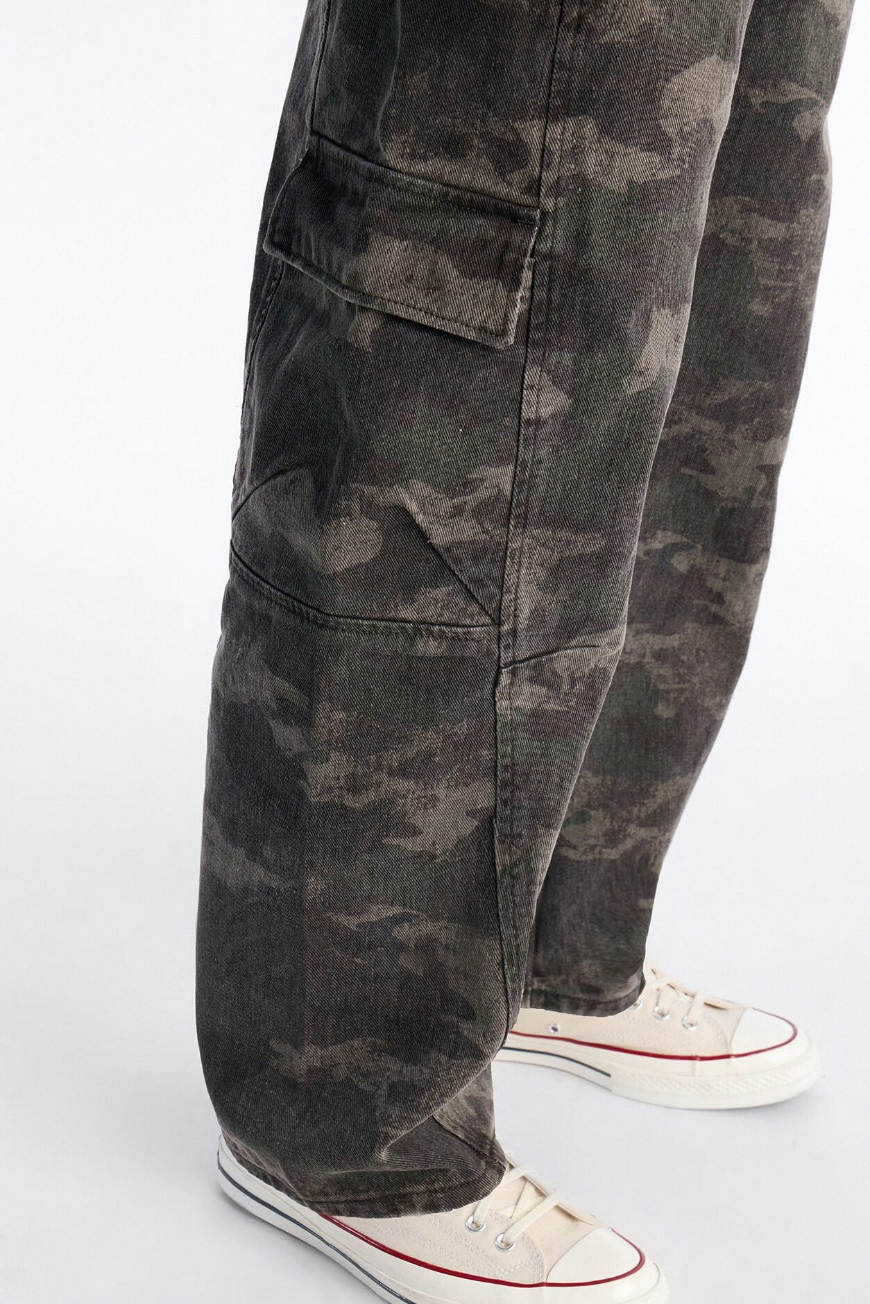 Combat Seams Barrel Jeans - Camouflage