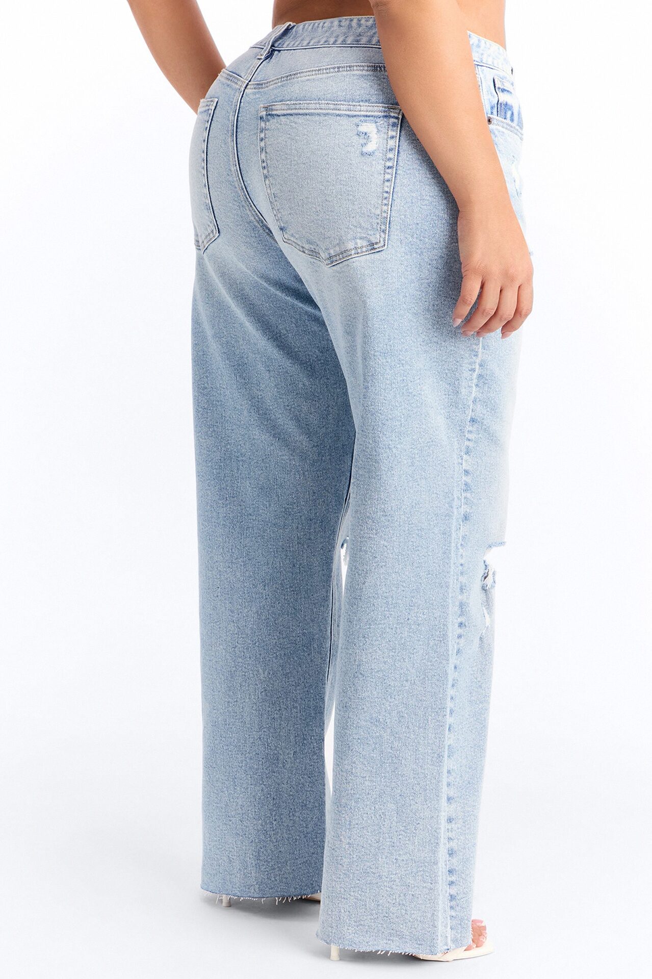 90s Classic Mid Rise Ripped Stretch Straight Leg Jeans - Light Wash