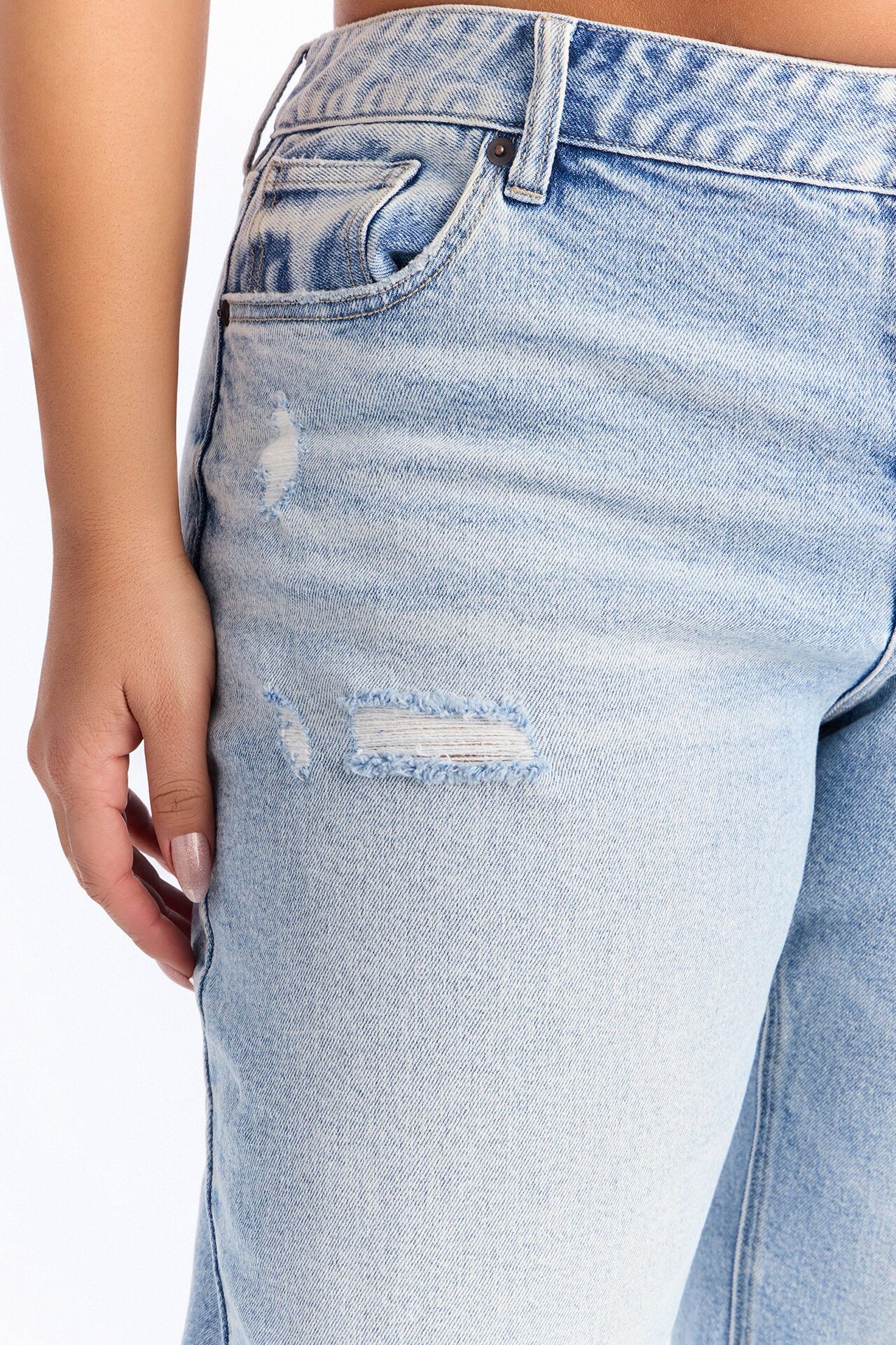 90s Classic Mid Rise Ripped Stretch Straight Leg Jeans - Light Wash