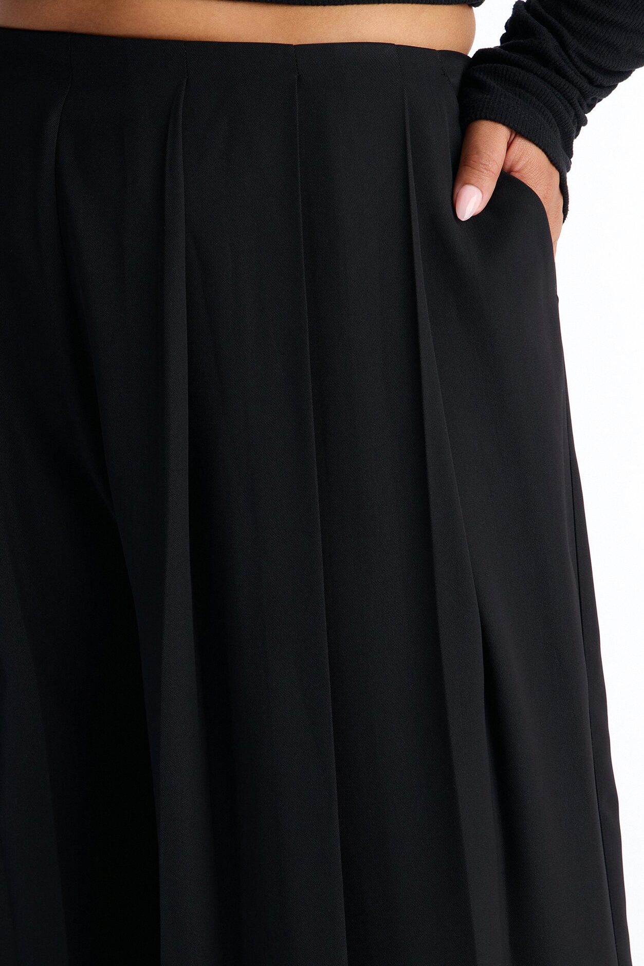 Feminine Feel Crepe Wide Leg Pant 33″ - Black