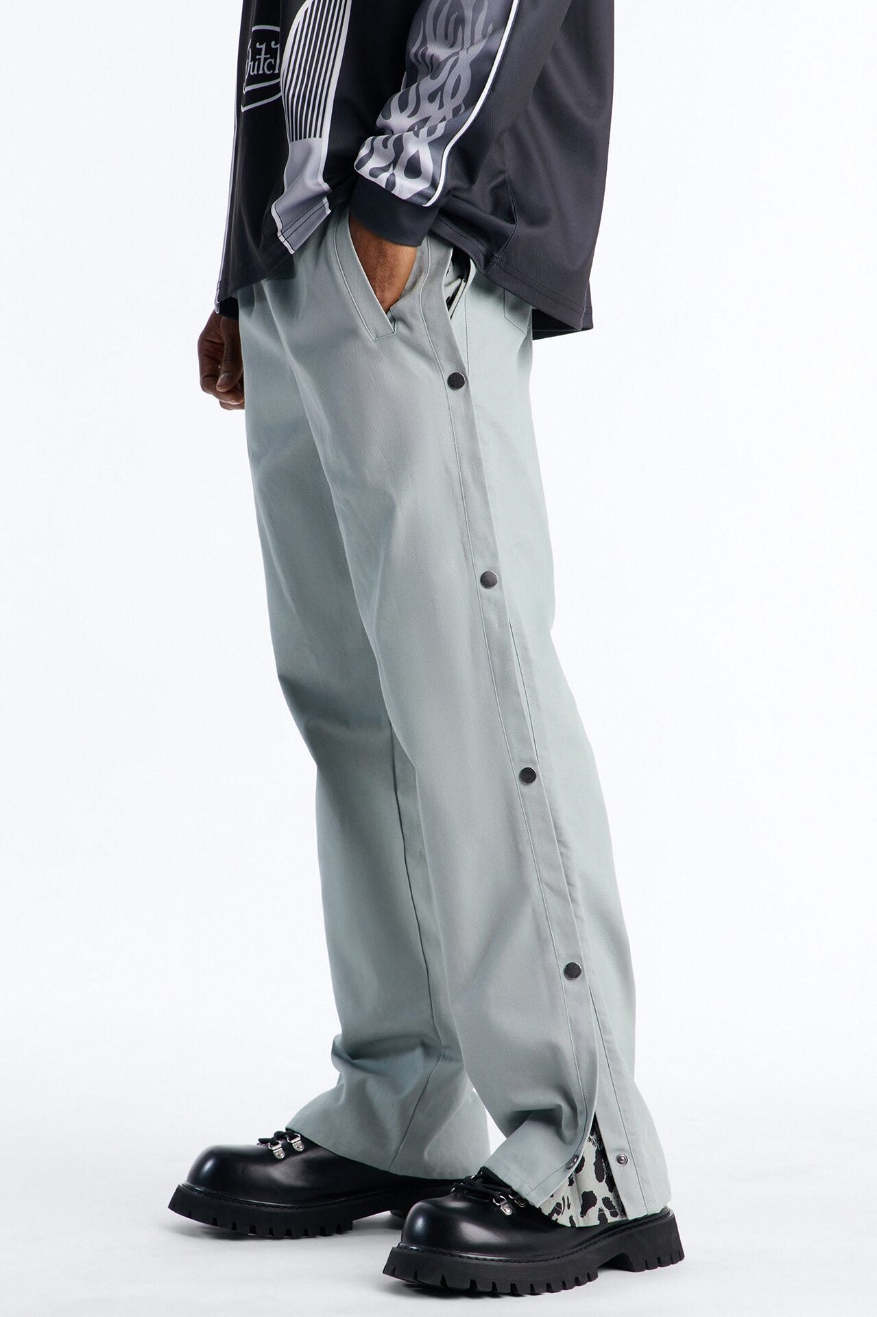 Straight Print Hint Studded Pant - Grey