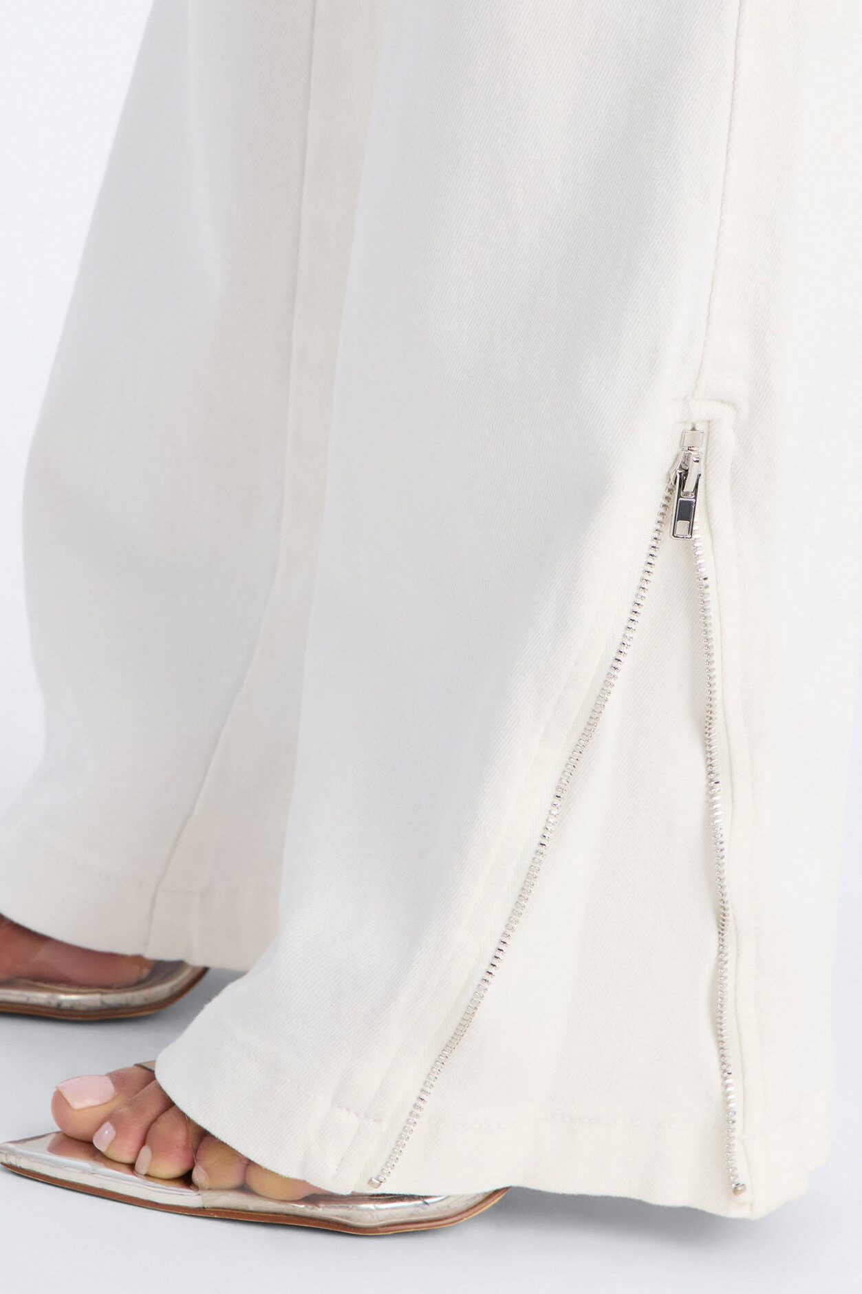 Overtime Queen Low Rise Bootcut Cargo Jeans - White