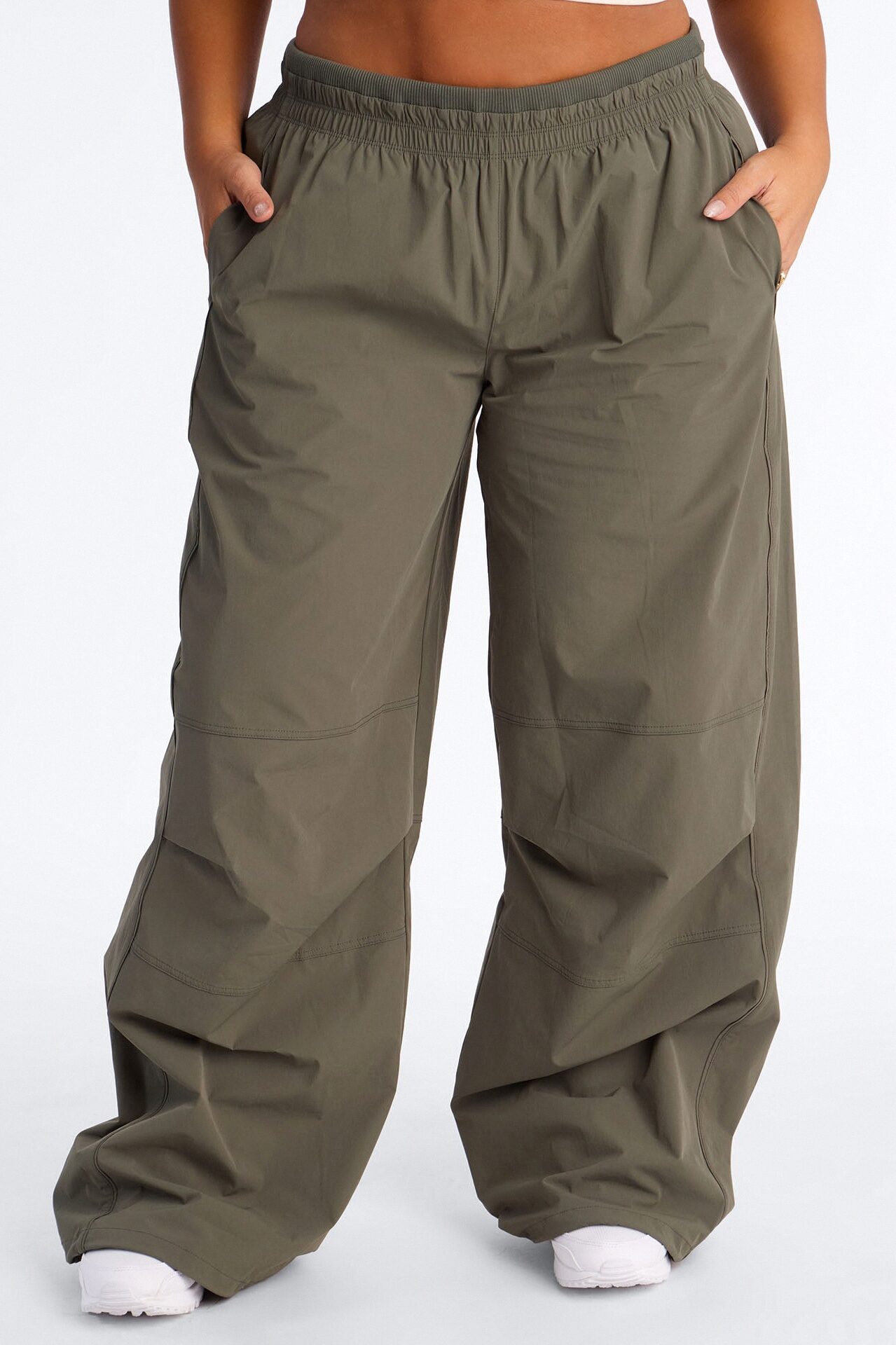 Keep It Moving Windbreaker Lounge Pant - Olive
