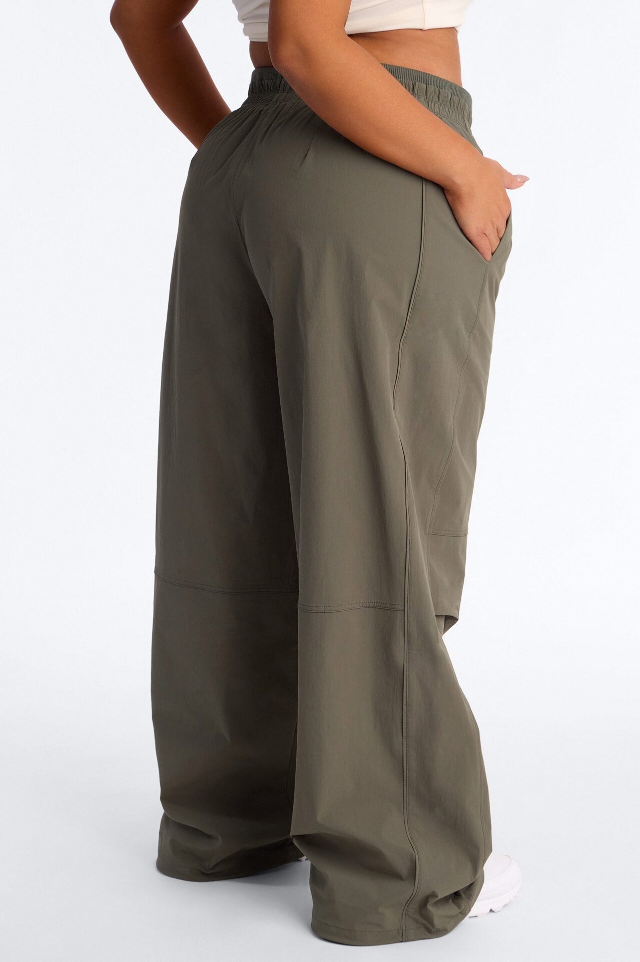 Keep It Moving Windbreaker Lounge Pant - Olive