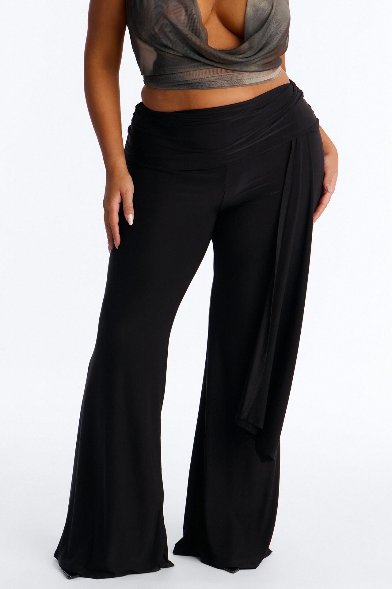 Wrenley Mid Rise Foldover Ruched Flare Pant 33″ - Black