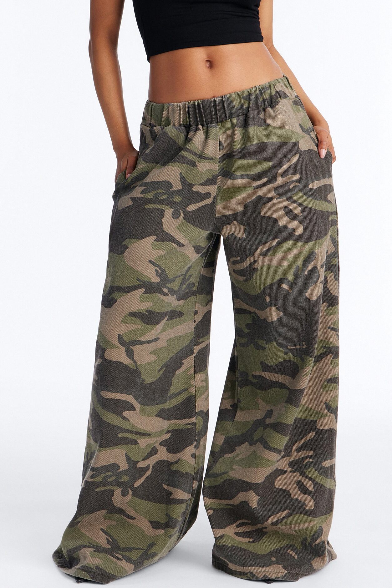 Zinnia Camo Wide Leg Pant 32″ - Camouflage