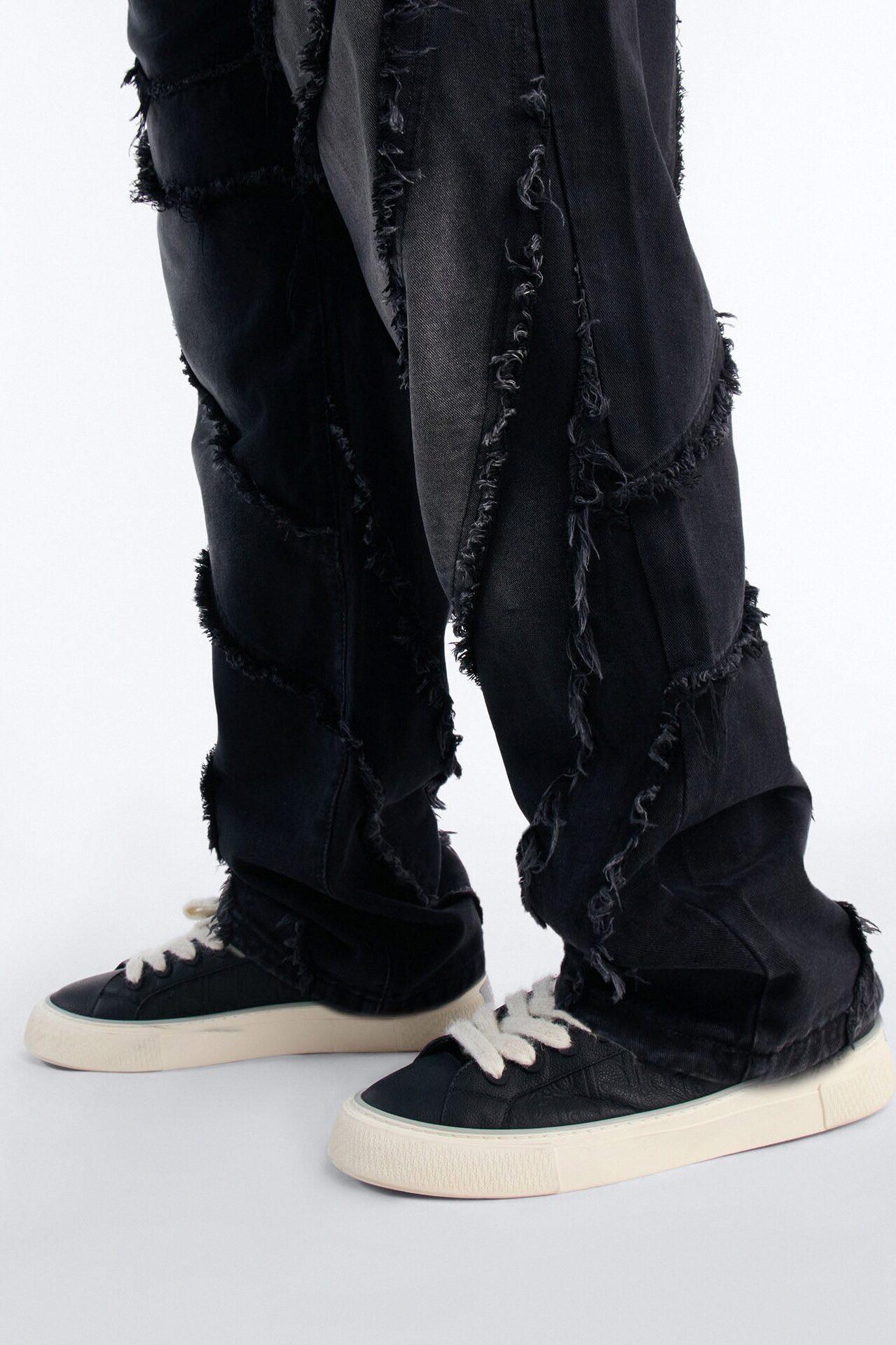 Straight Street Fray Jeans - Black Wash