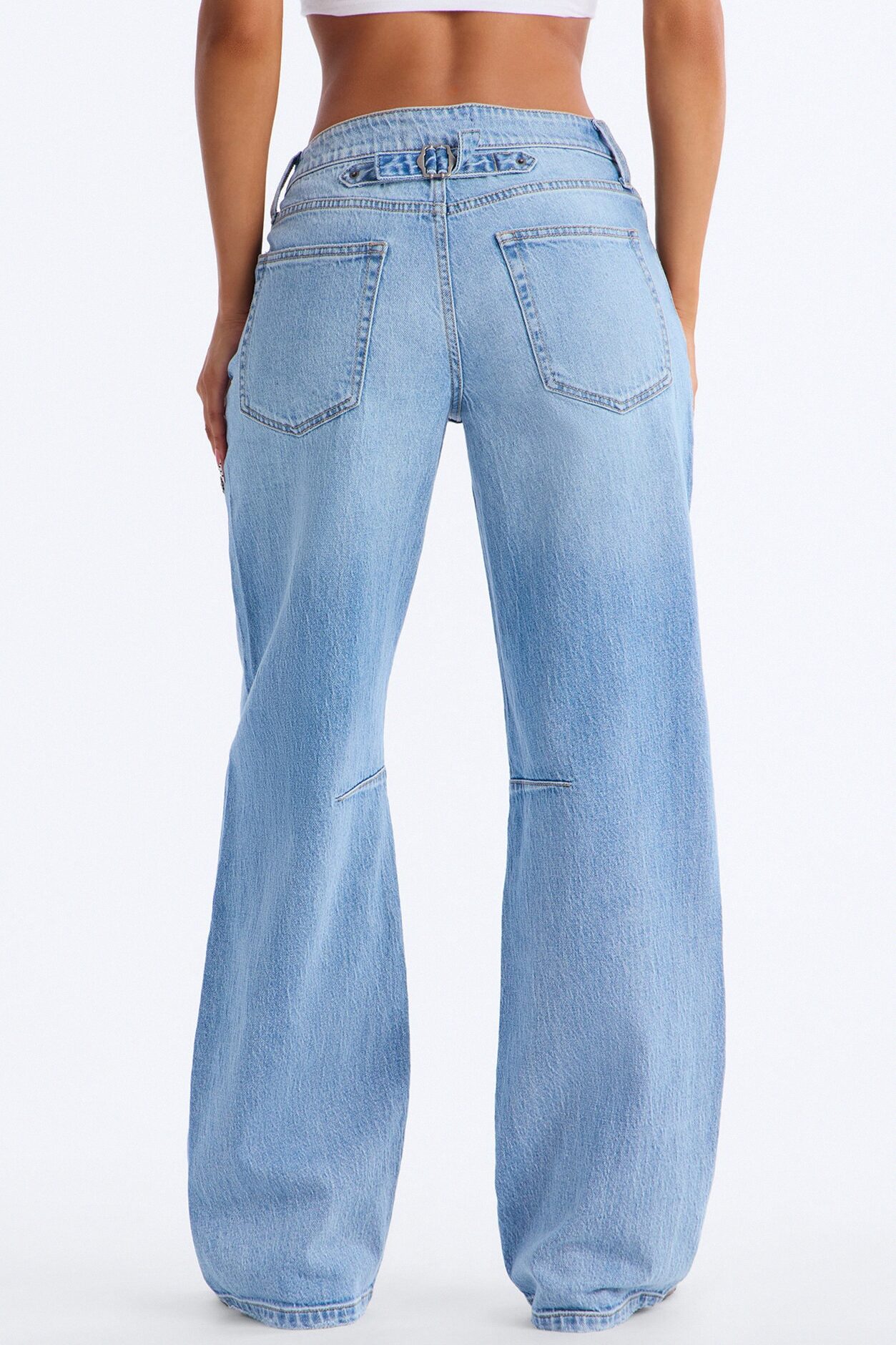 Solita Low Rise Slim Barrel Leg Jeans - Light Wash