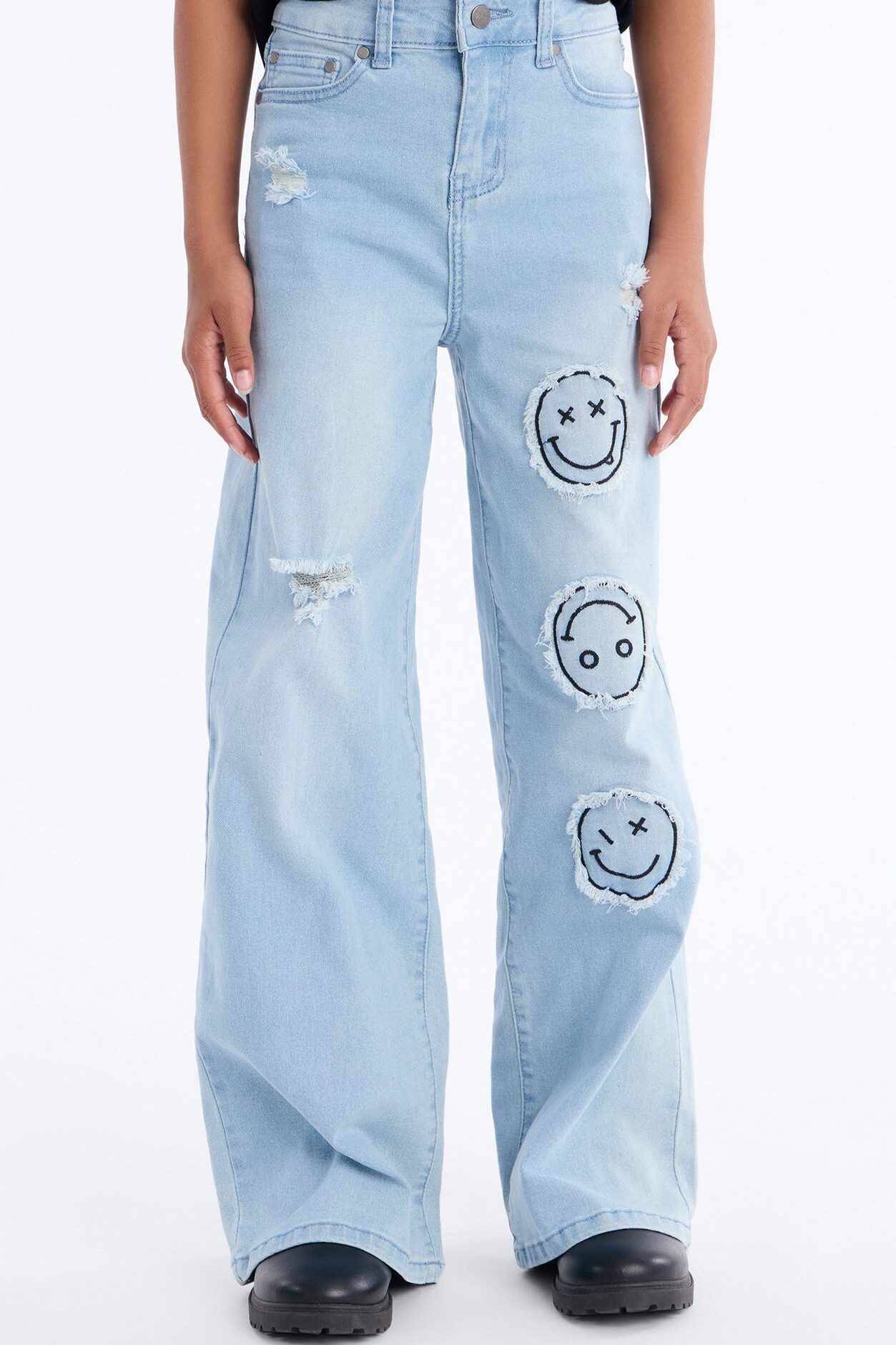 Mini Smiling At You Wide Leg Jeans - Light Wash