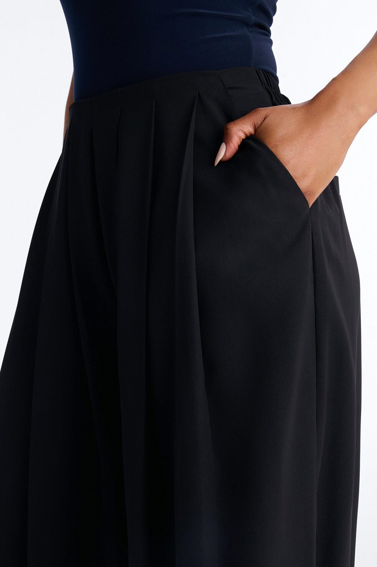 Feminine Feel Crepe Wide Leg Pant 33″ - Black
