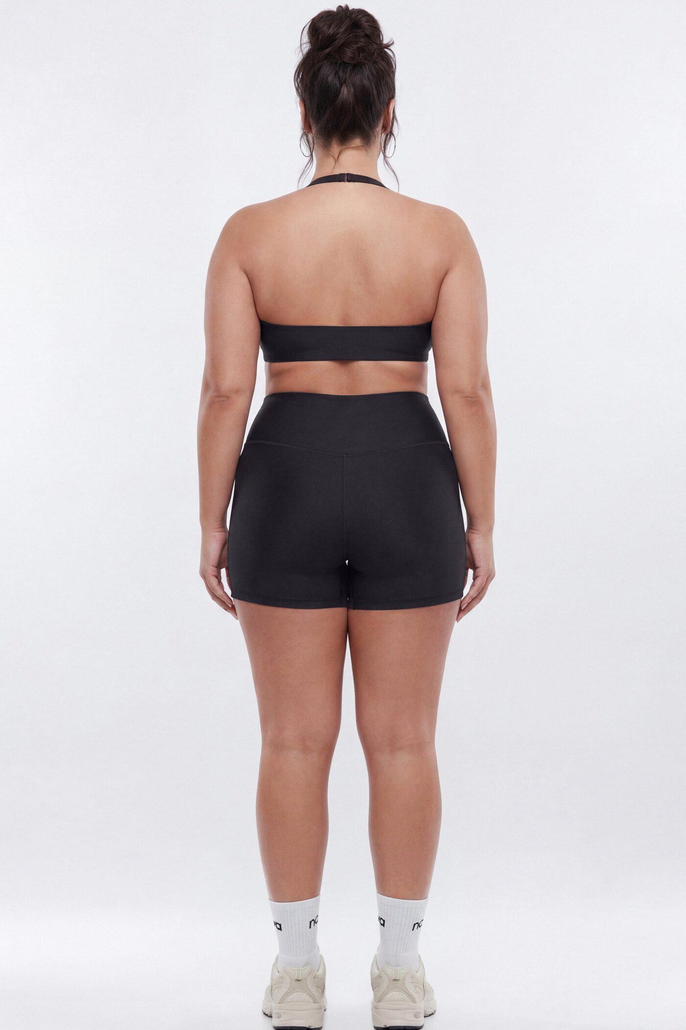 AirSculpt™ Scoop Halter Sports Bra - Black