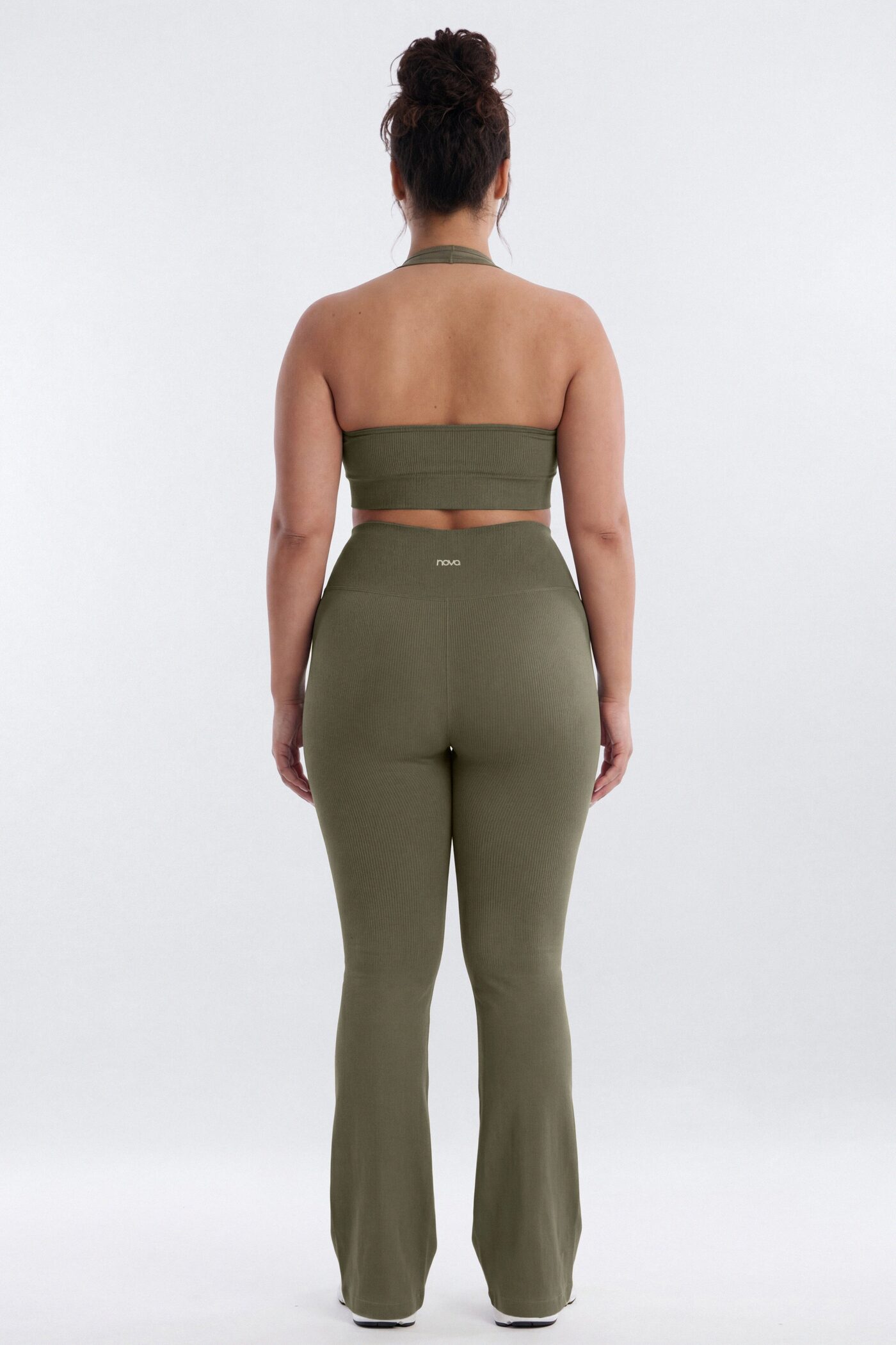 SeamlessLift™ Halter Sports Bra - Moss