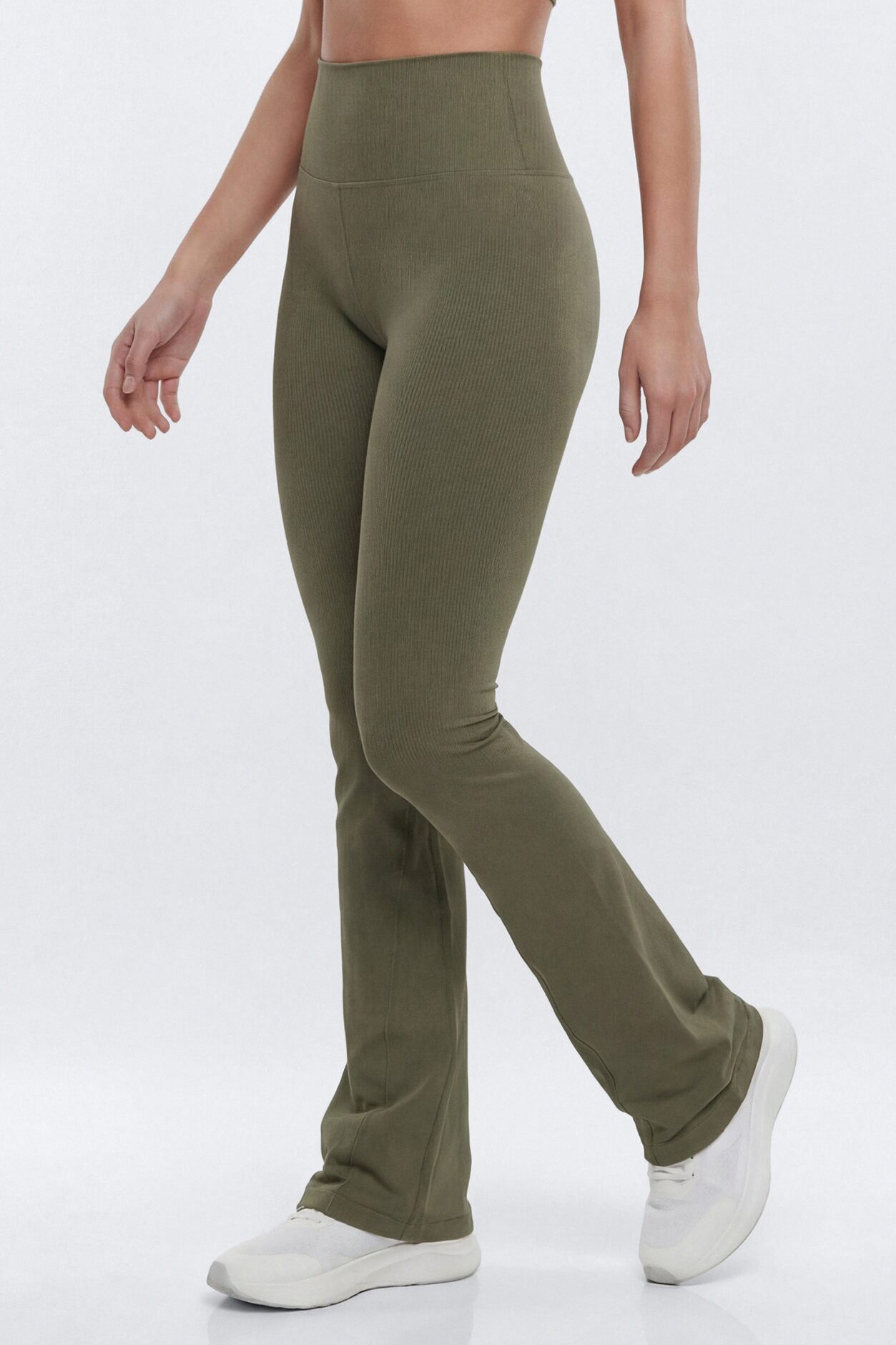 SeamlessLift™ 32″ High Rise Flare Legging - Moss