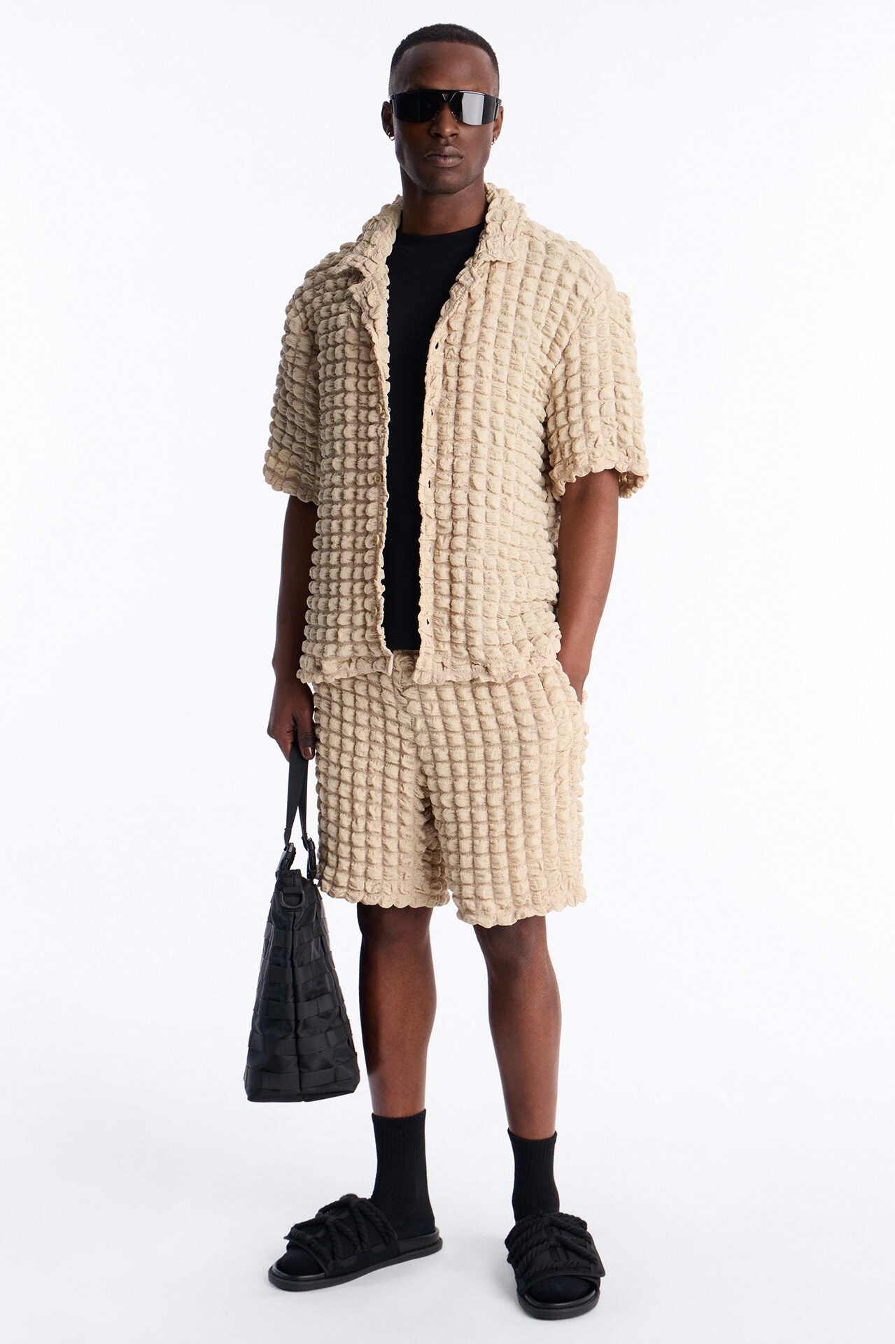 Relaxed Effervesce Textured Short - Tan