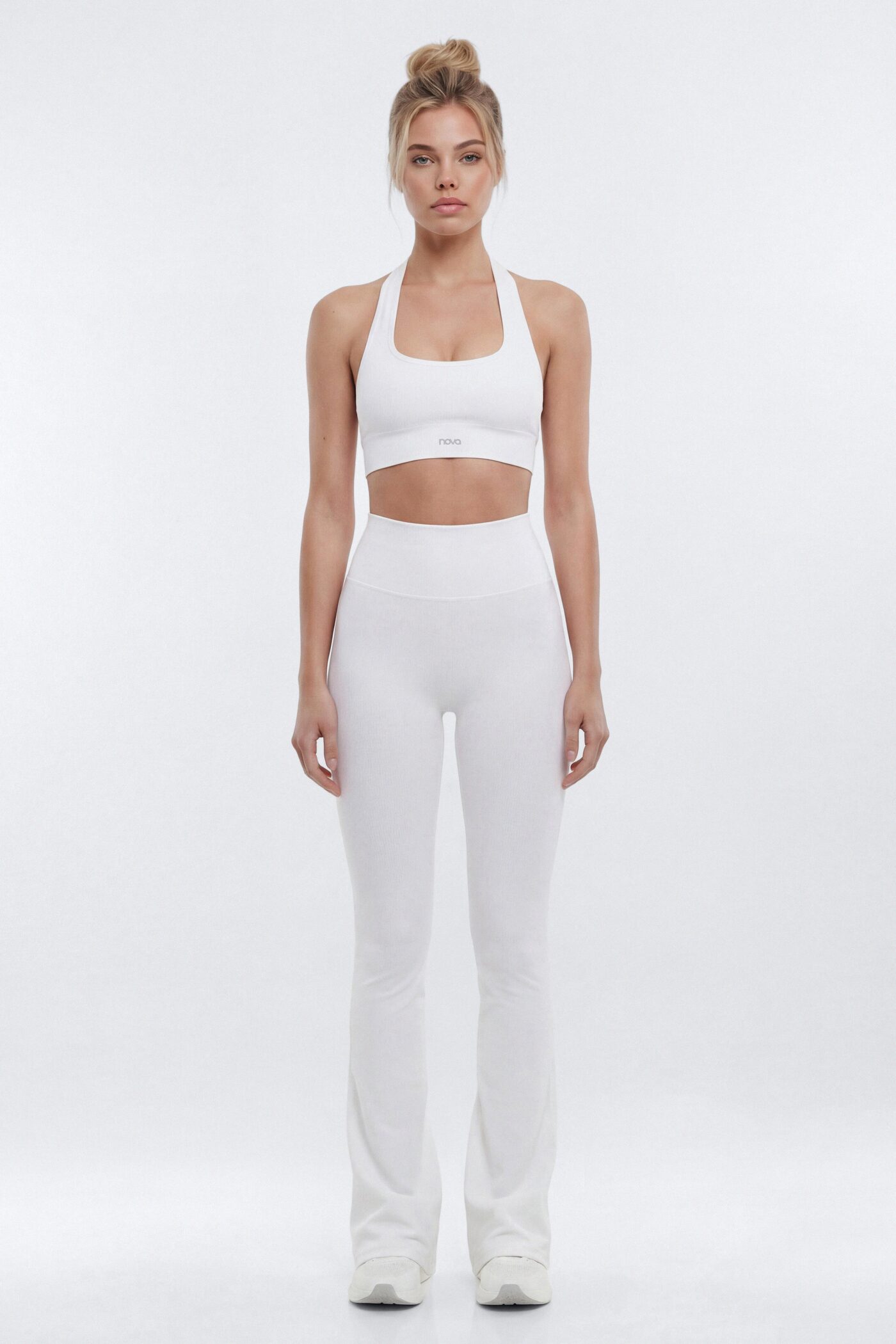 SeamlessLift™ Halter Sports Bra - Bright White