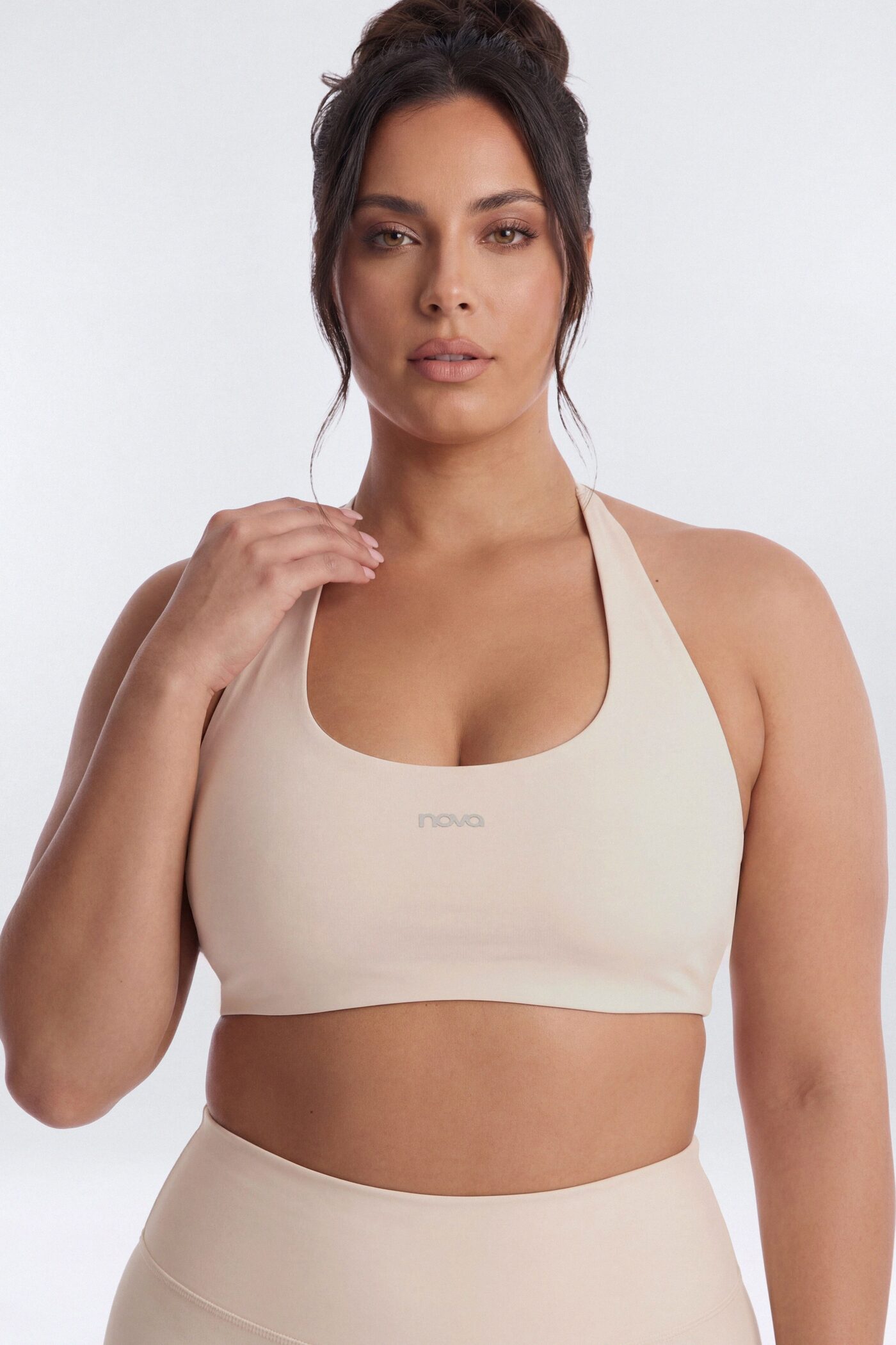 AirSculpt™ Scoop Halter Sports Bra - Oat Milk