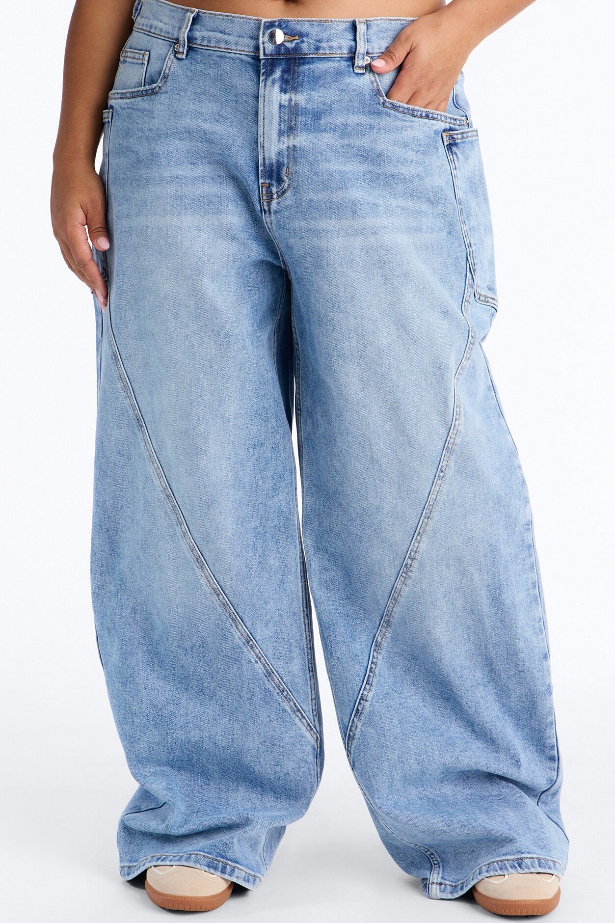 Taking Space Baggy Jeans - Light Wash