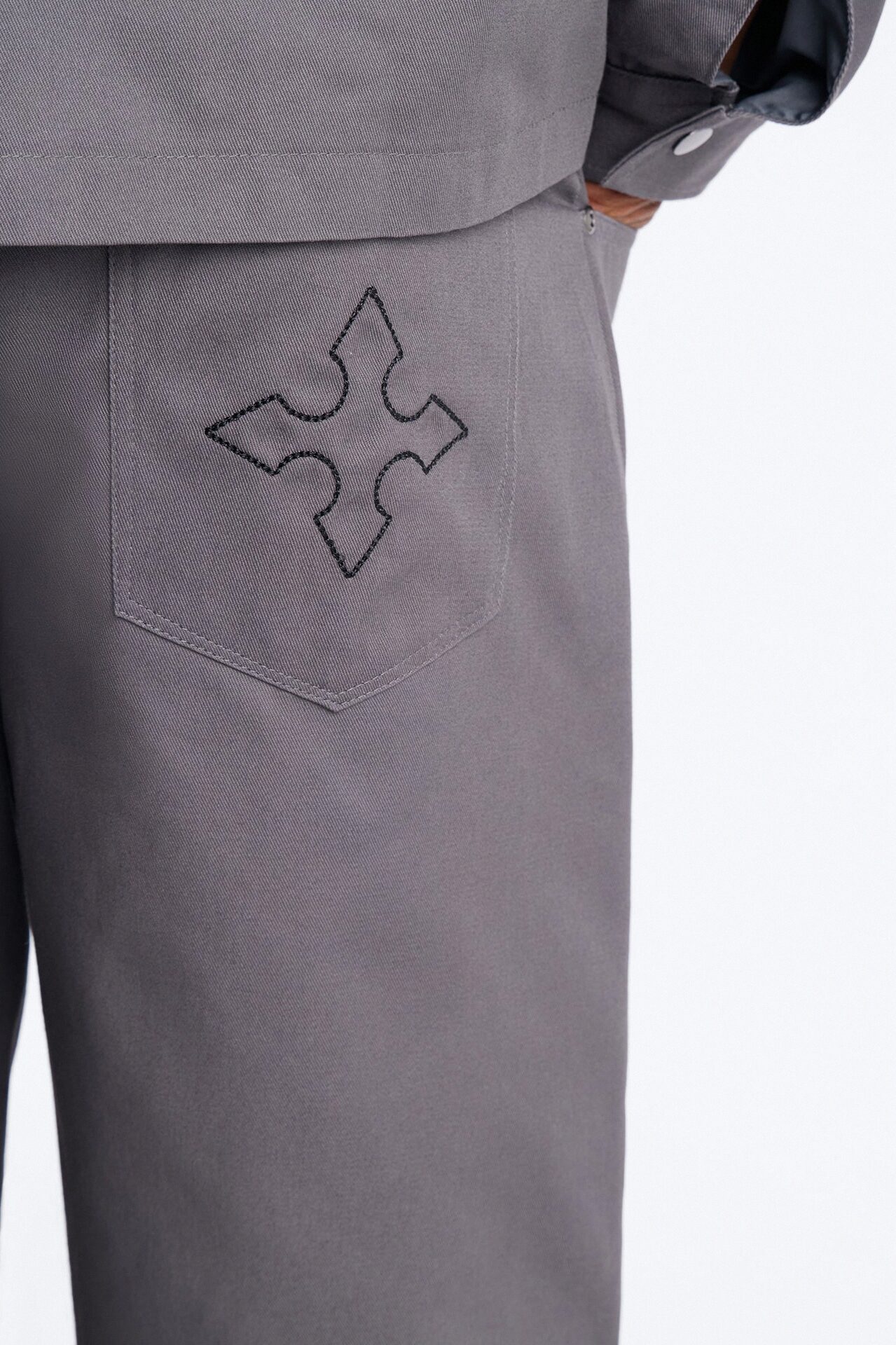 Relaxed Vatican City Stitched Embellished Short - Grey