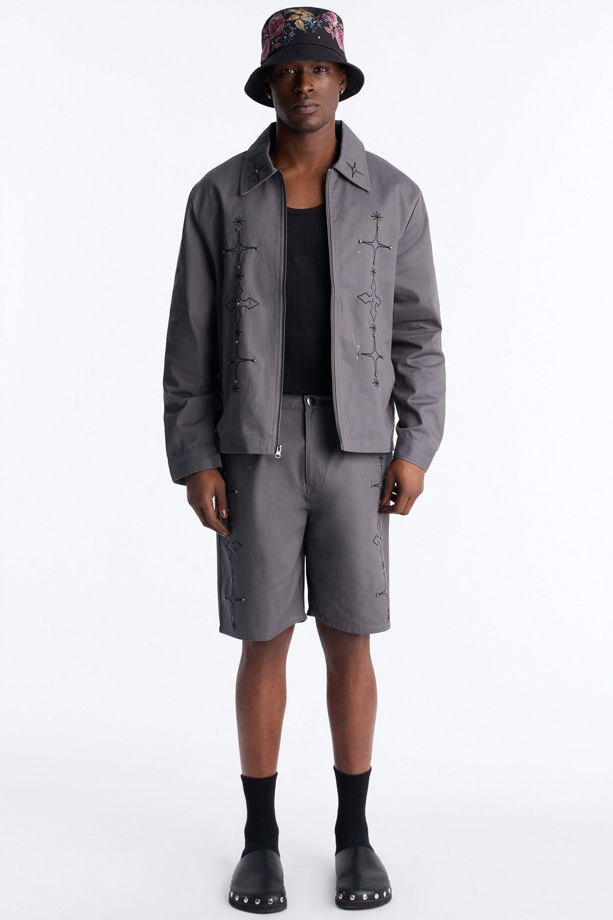 Relaxed Vatican City Stitched Embellished Short - Grey