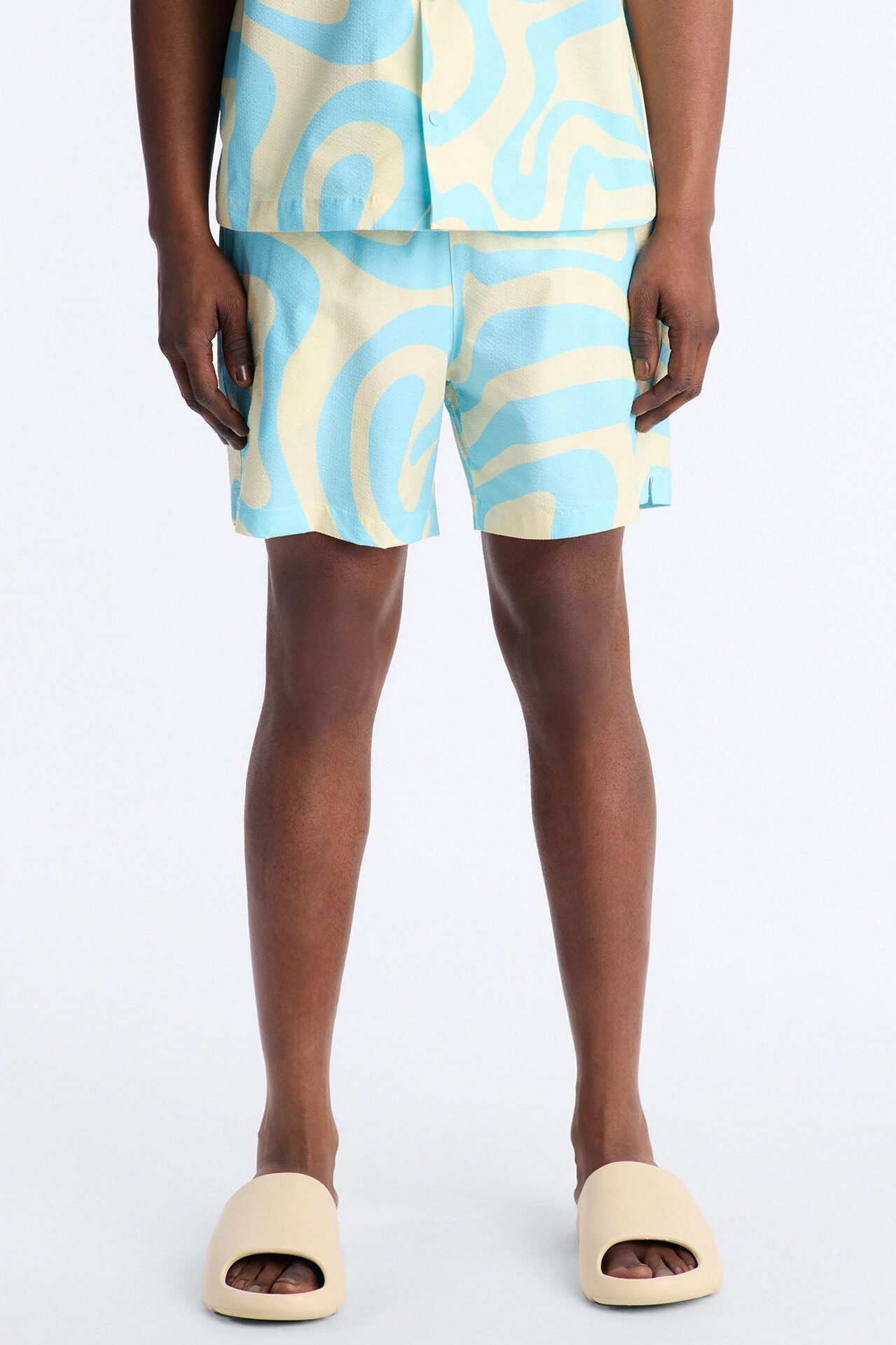 Groovy Abstract Printed Seersucker Swim Trunk 6″ - Blue