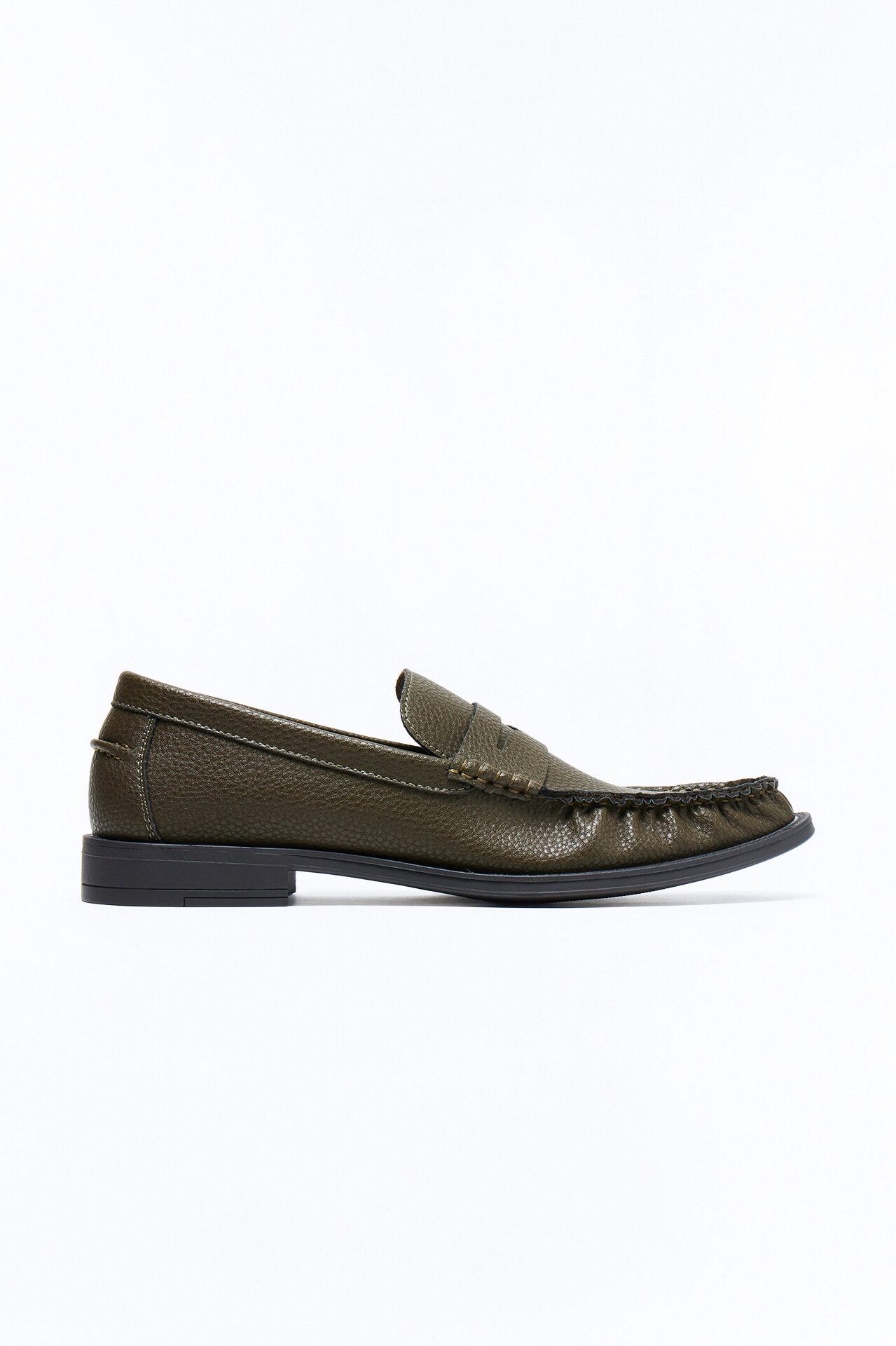 Pebble Texture Faux Leather Pleated Toe Loafer - Olive