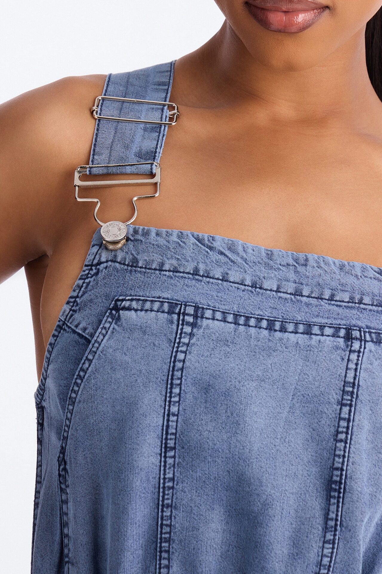 Street Scene Chambray Overall Jumpsuit - Medium Wash