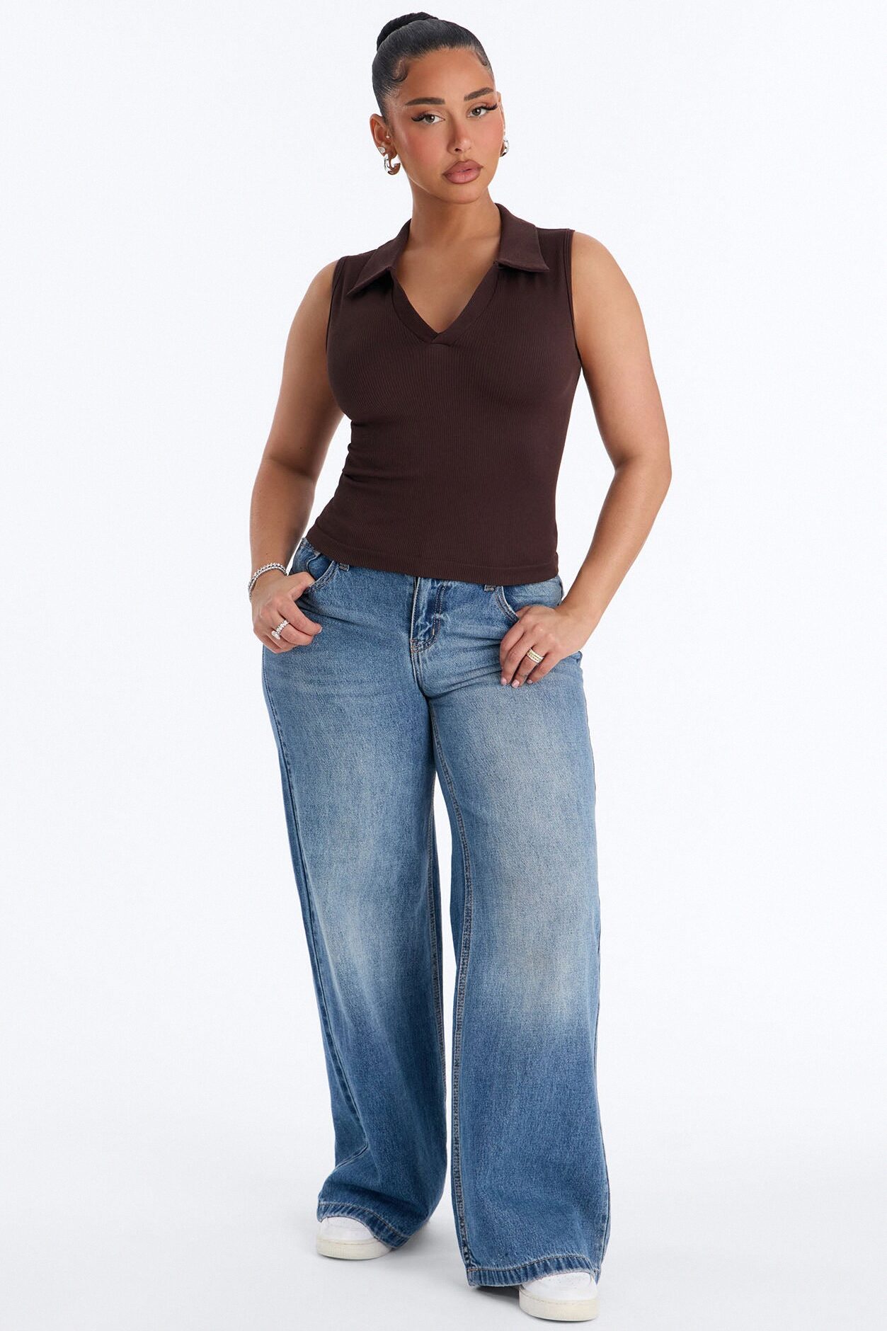 Lyra Seamless Rib Basic Sleeveless Collared Top - Brown