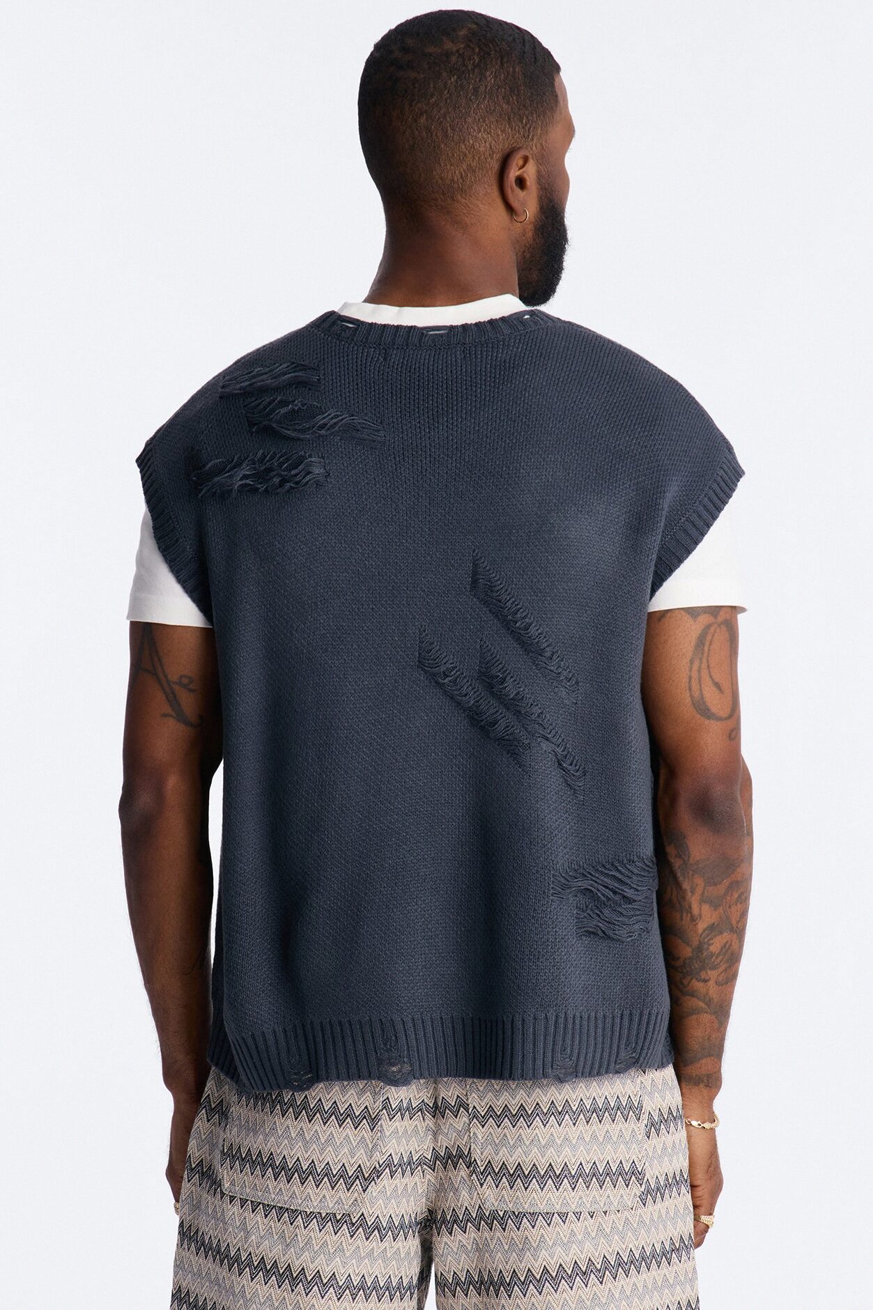 Shredline Desgastado Frayed Sweater Vest - Olive