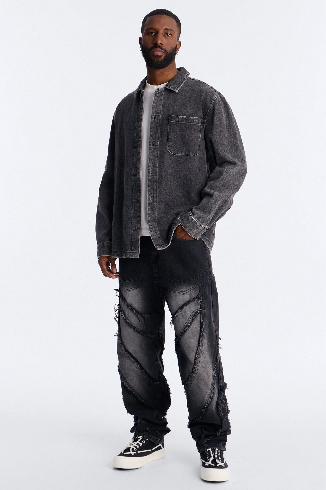 Straight Street Fray Jeans - Black Wash