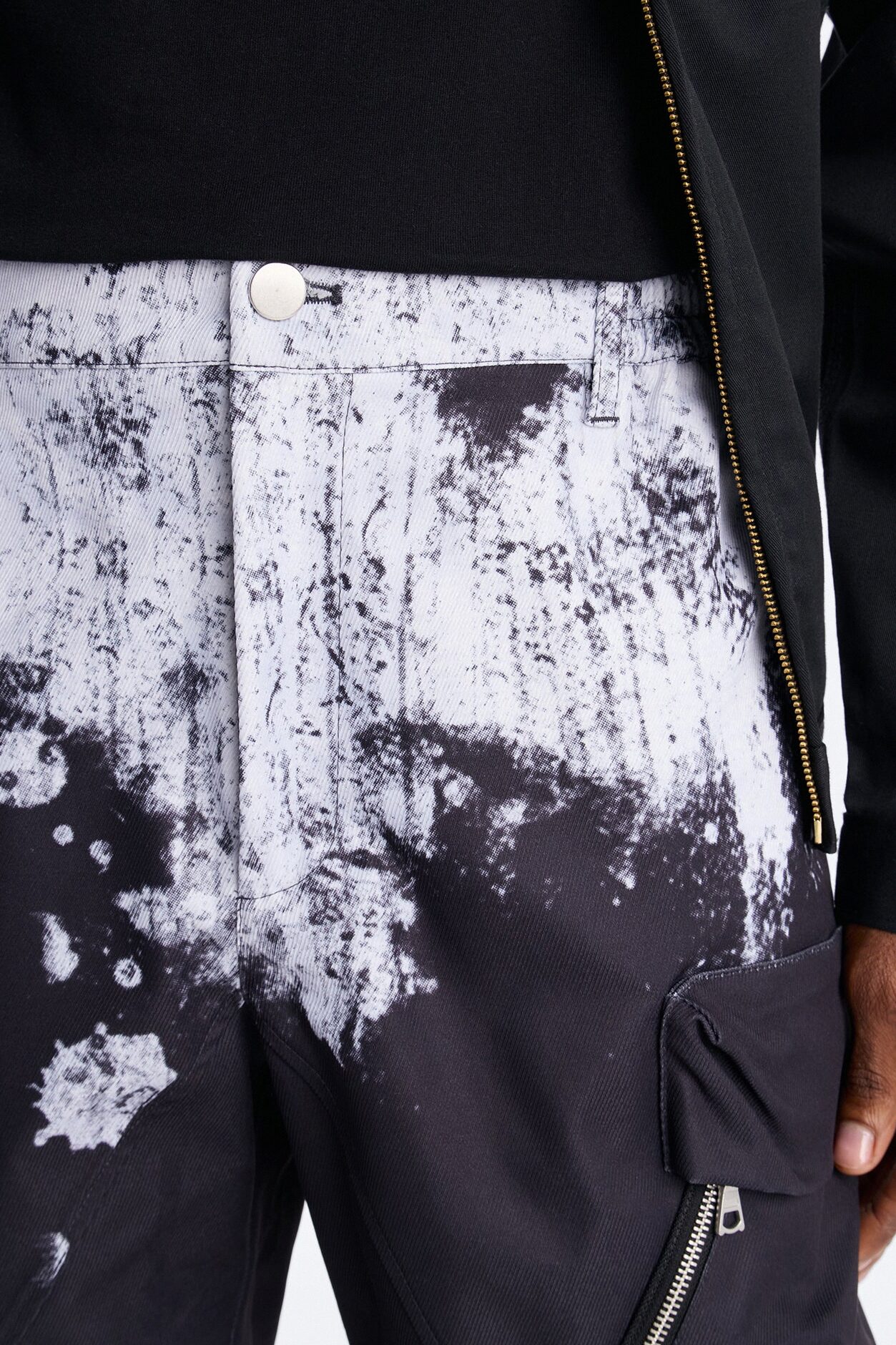Relaxed Traveling Artist Short - Black/White