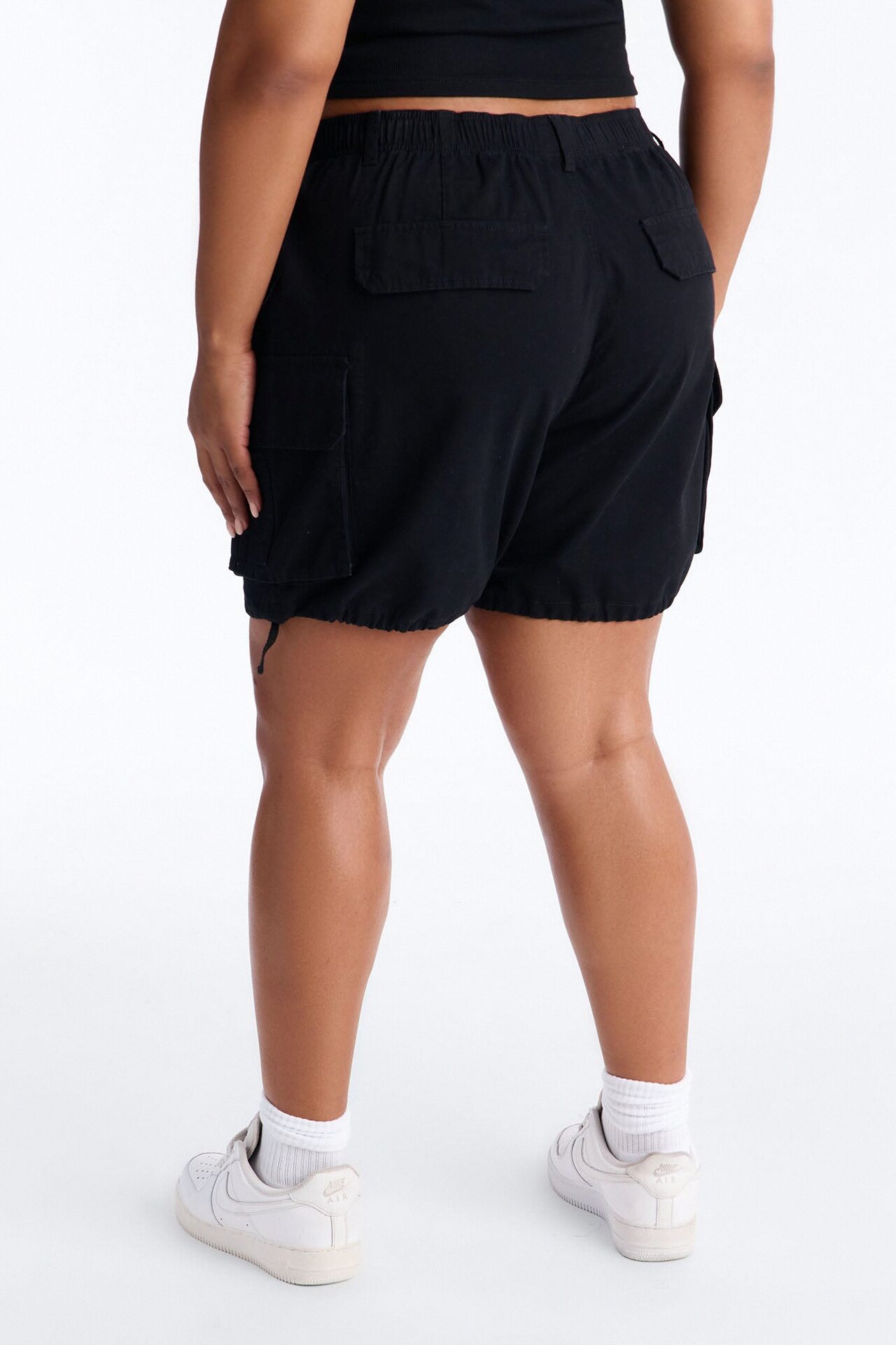 A Classic Favorite Bermuda Short - Black