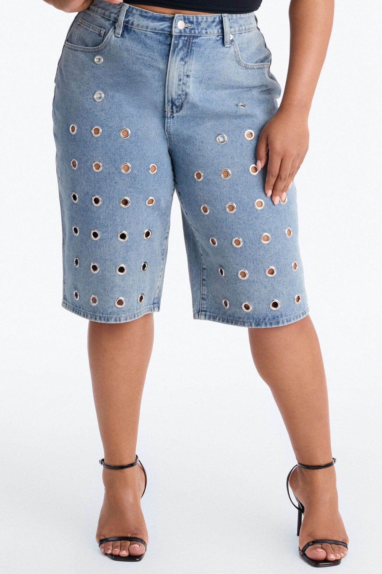 Throwing You Off Grommet Denim Jorts - Medium Wash